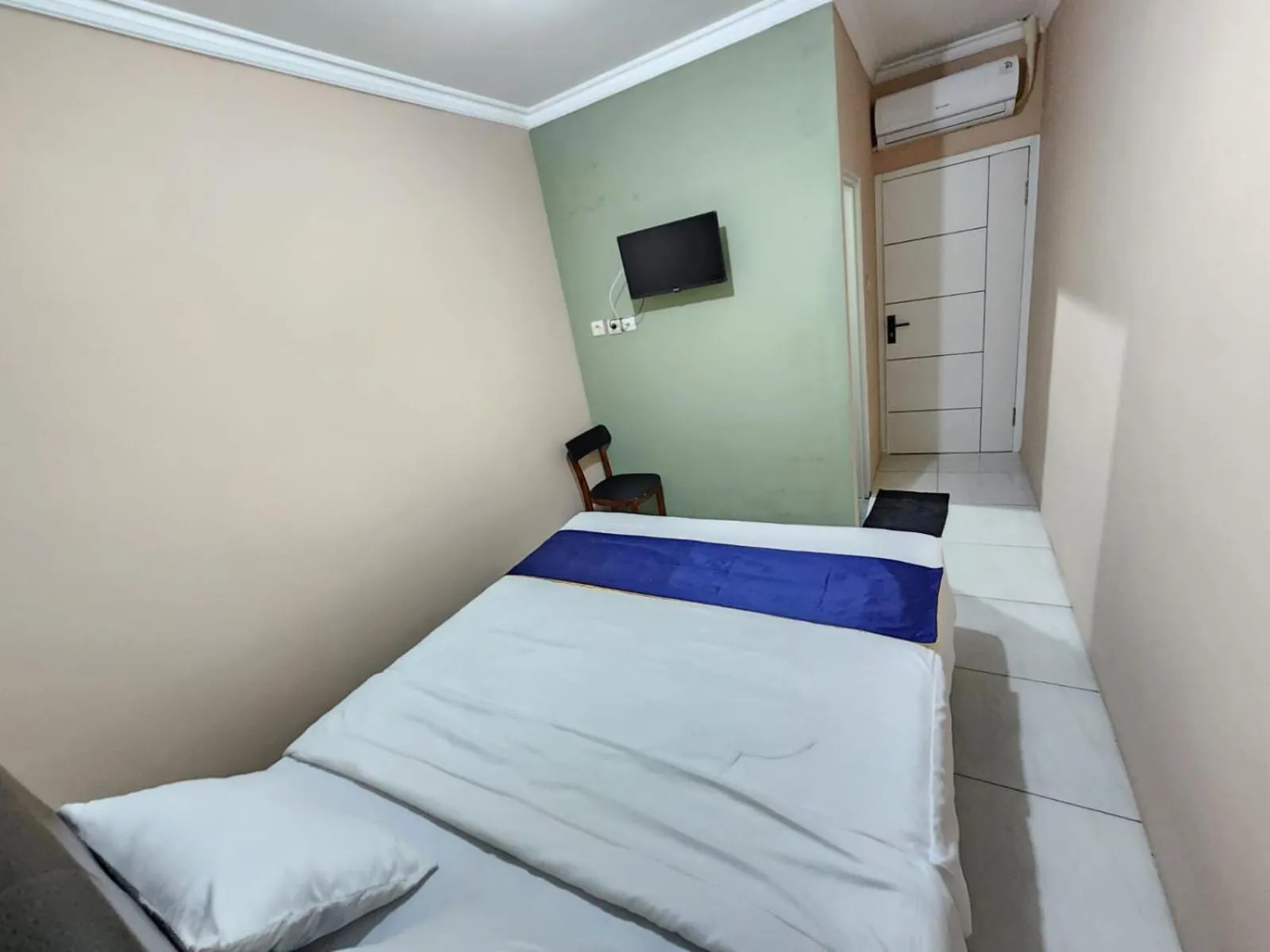 Bed in Omah Pandhoek Family Syariah by Stayku