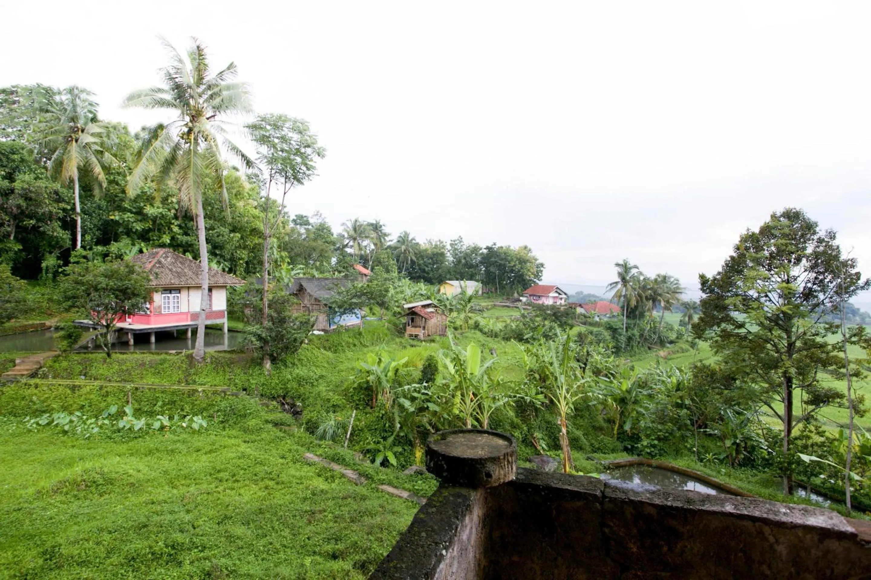 Facade/entrance in Hotel O Karya Nunggal Asri