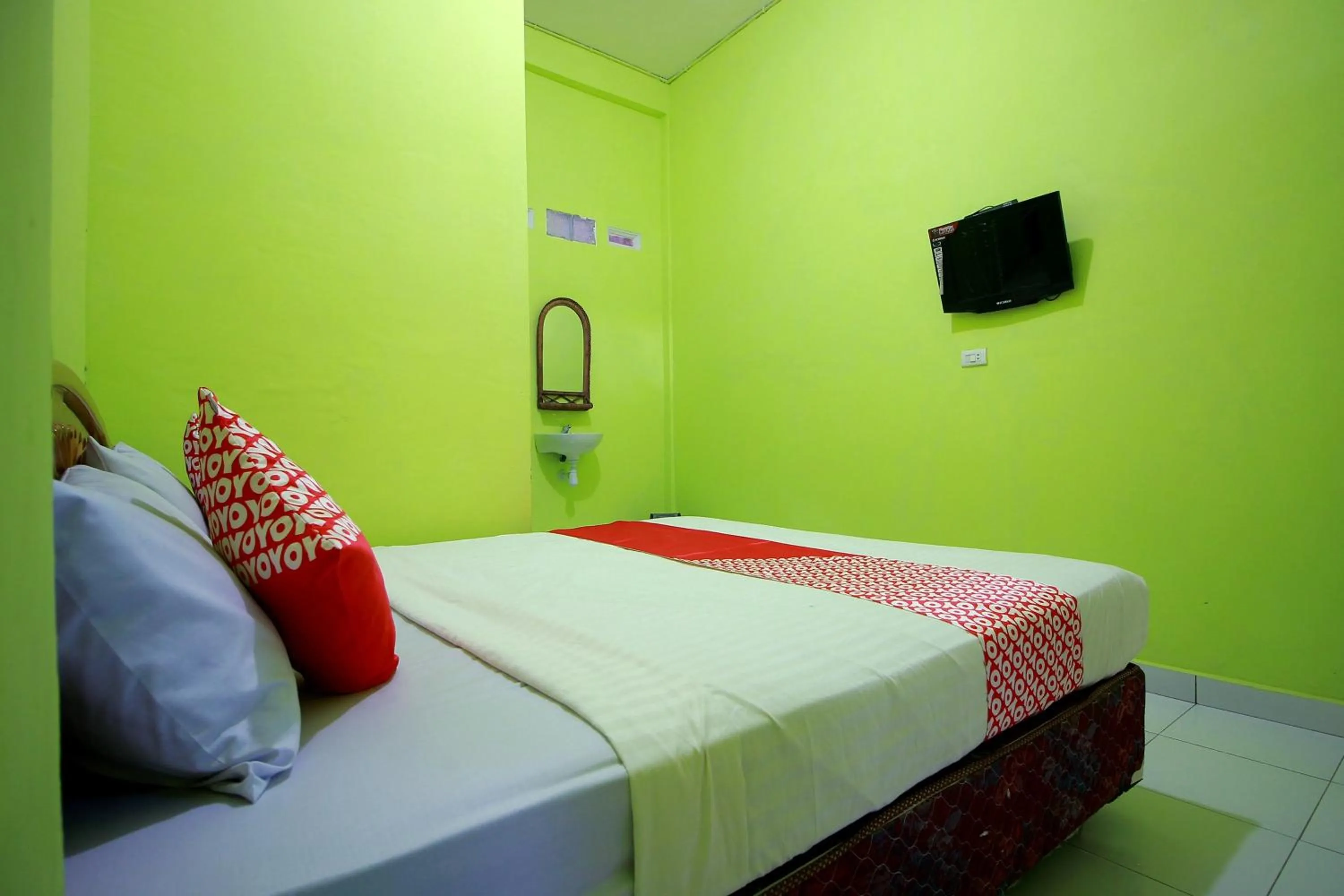 Bedroom, Bed in RedDoorz near Jalan Sejahtera Lubuk Linggau