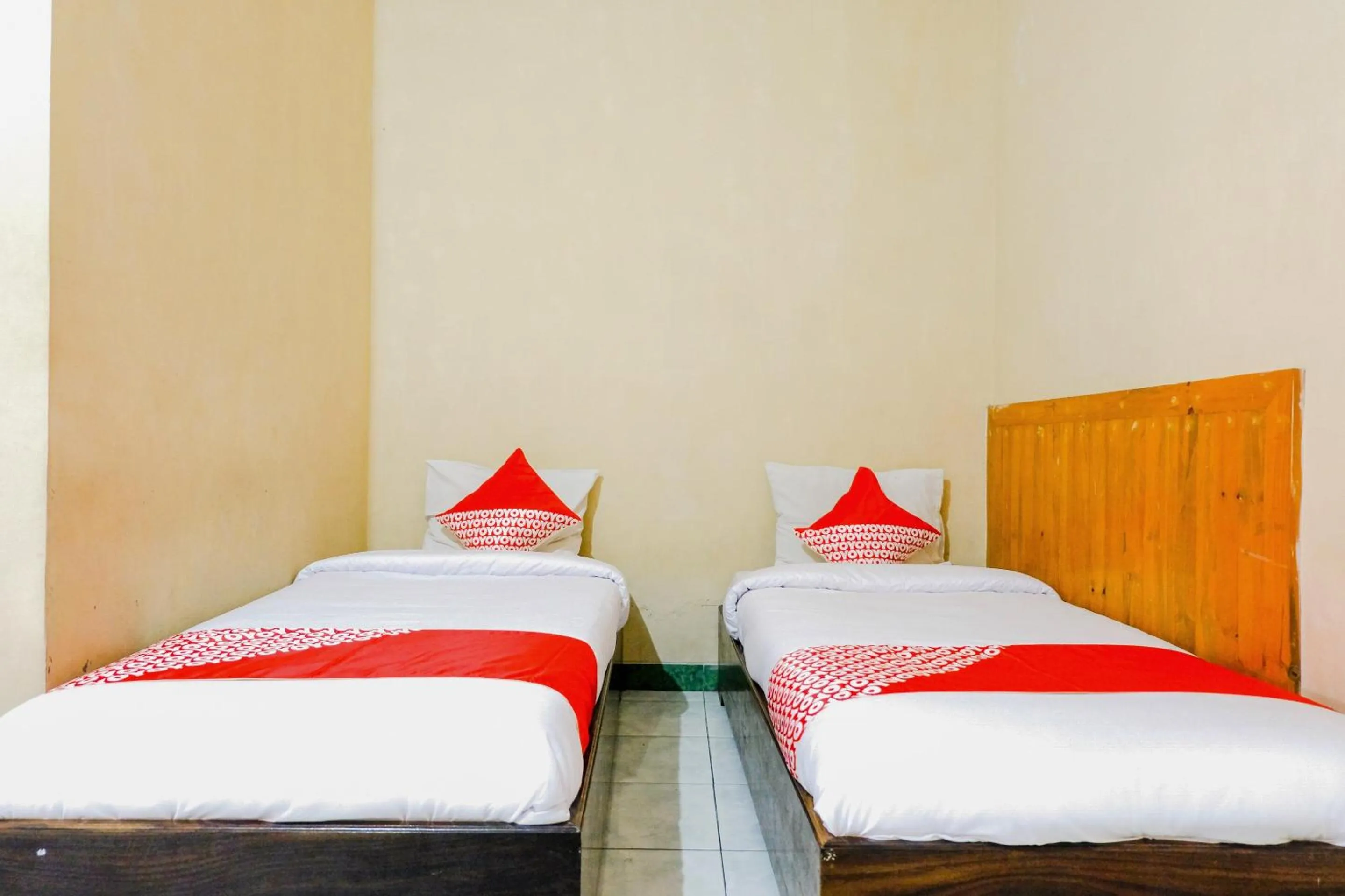 Bedroom, Bed in Hotel O otel Graha Prima