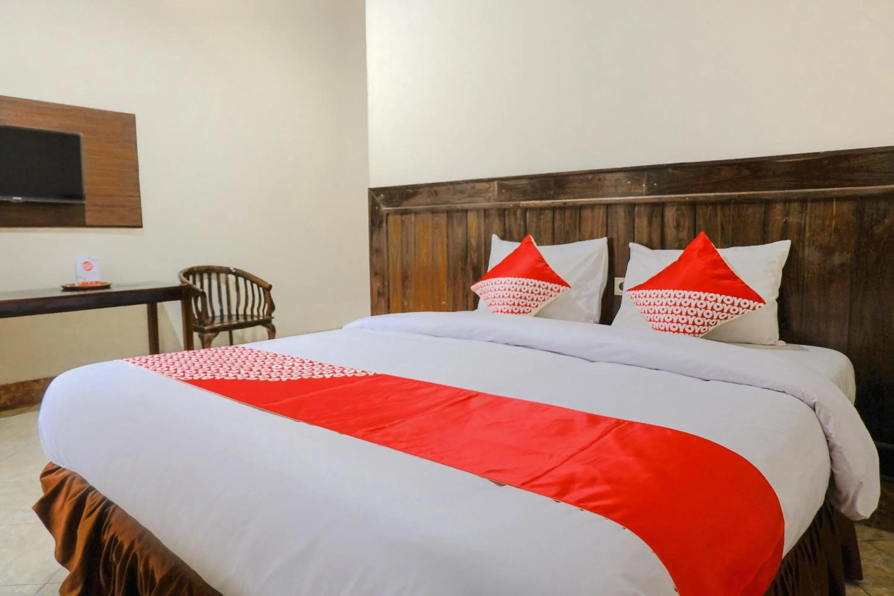 Bedroom, Bed in Hotel O otel Graha Prima