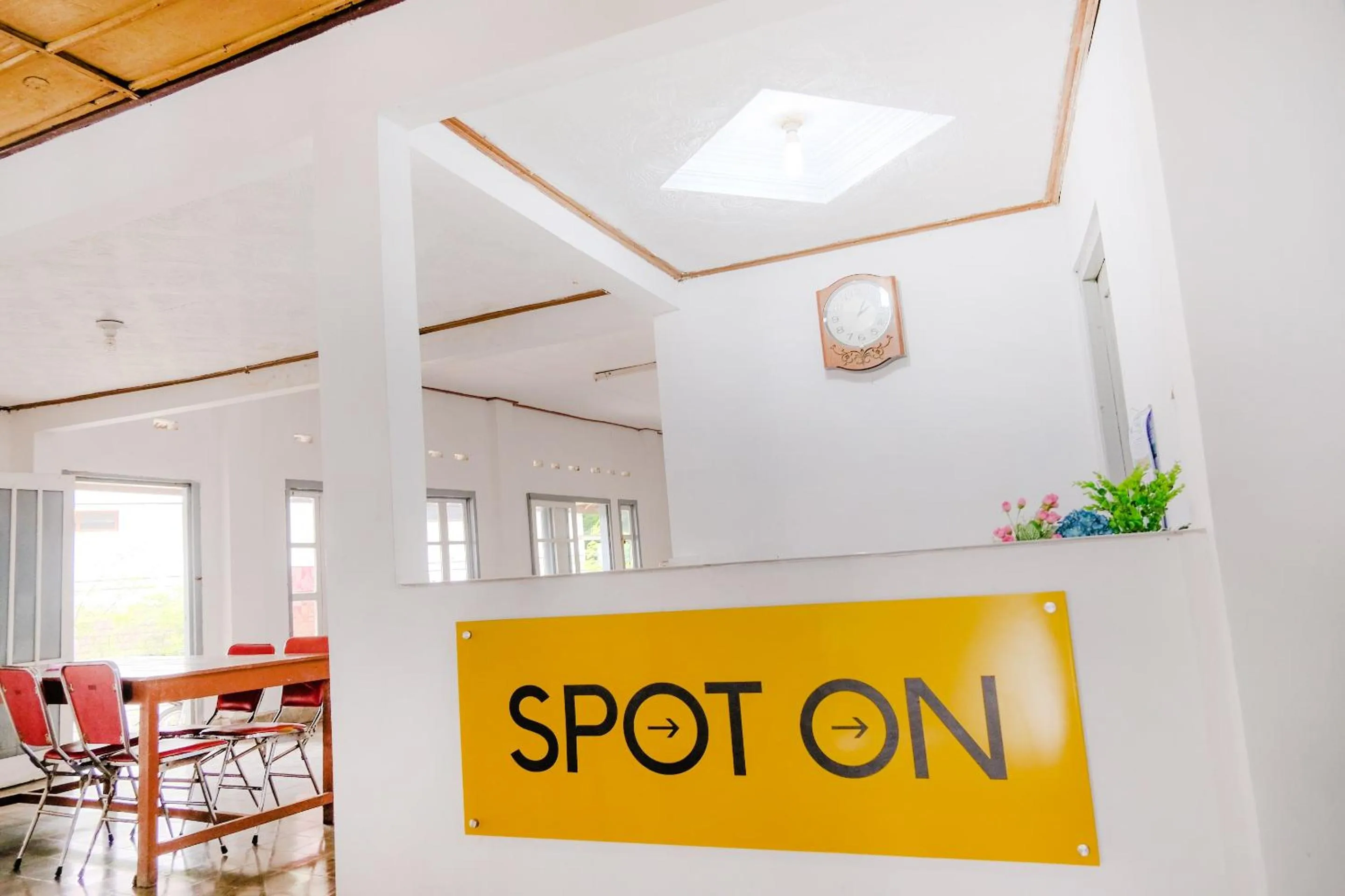 Lobby or reception in OYO Life 2638 Hotel Raya