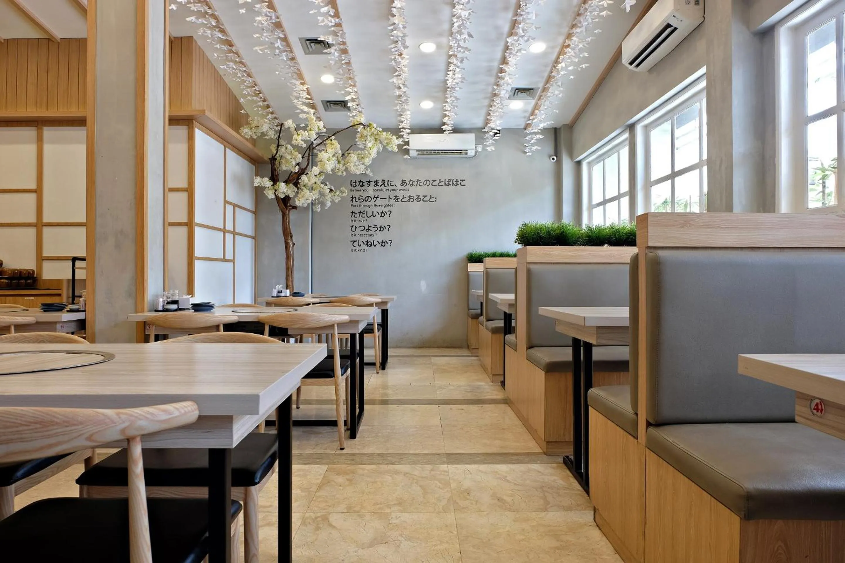 Restaurant/places to eat in OYO 2691 Asoka Residence