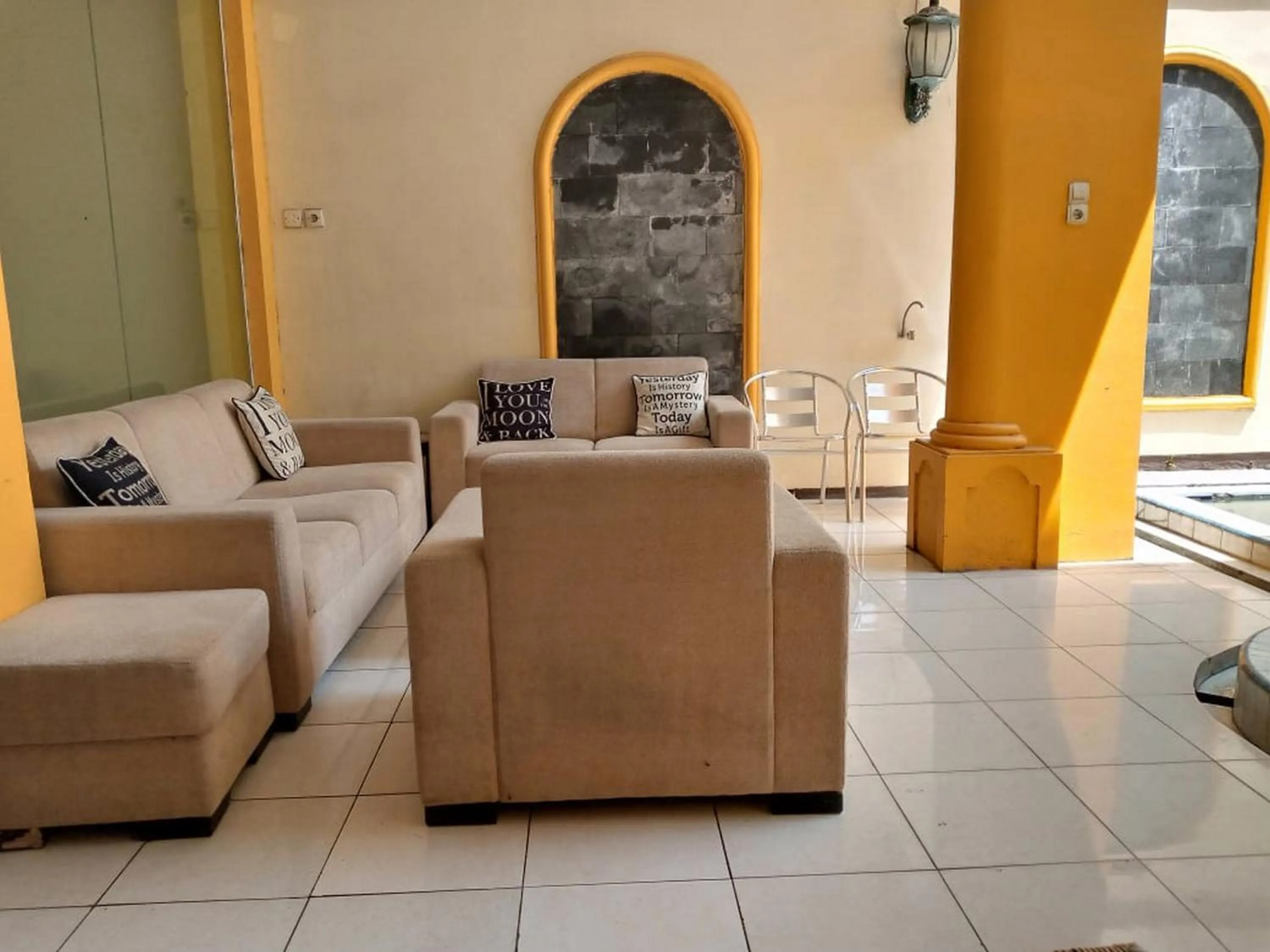 Property building in RedDoorz Syariah At Demasto Homestay Jember