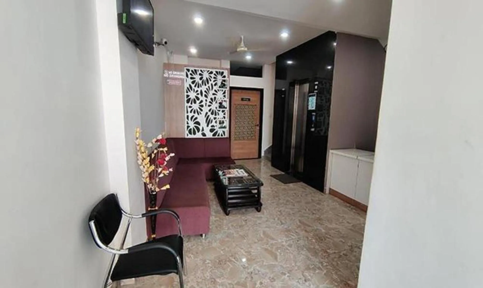 TV and multimedia in Hotel Golden Rays