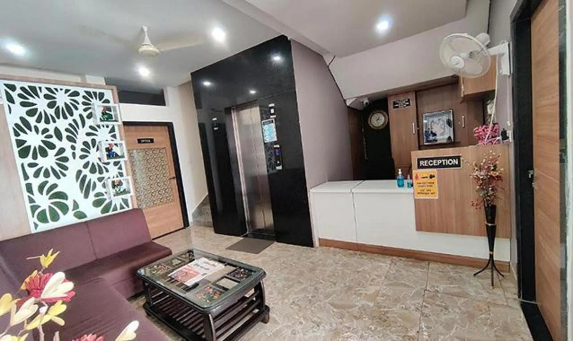 Lobby or reception in Hotel Golden Rays