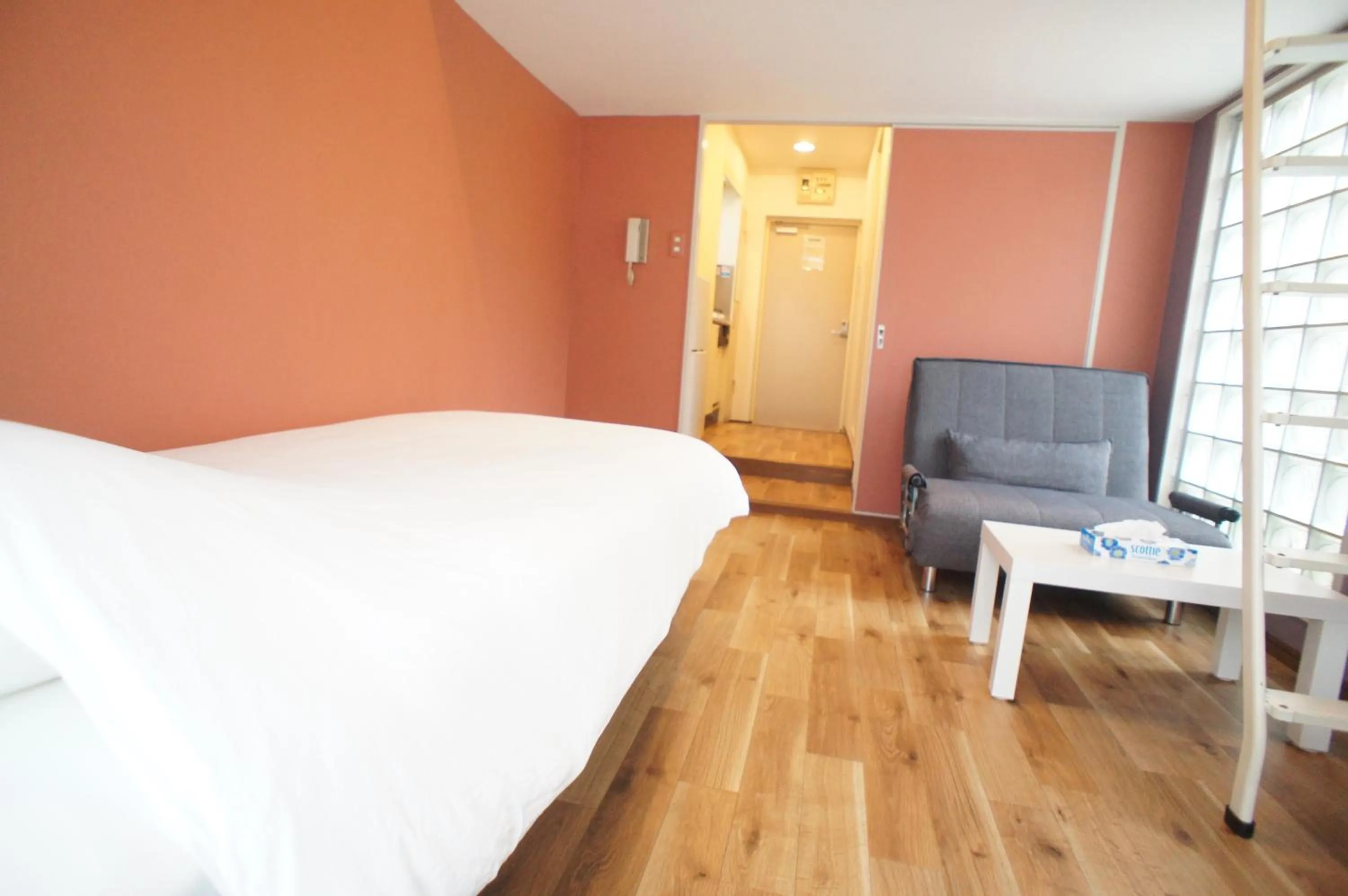 Bed in Plusone Nishikoen