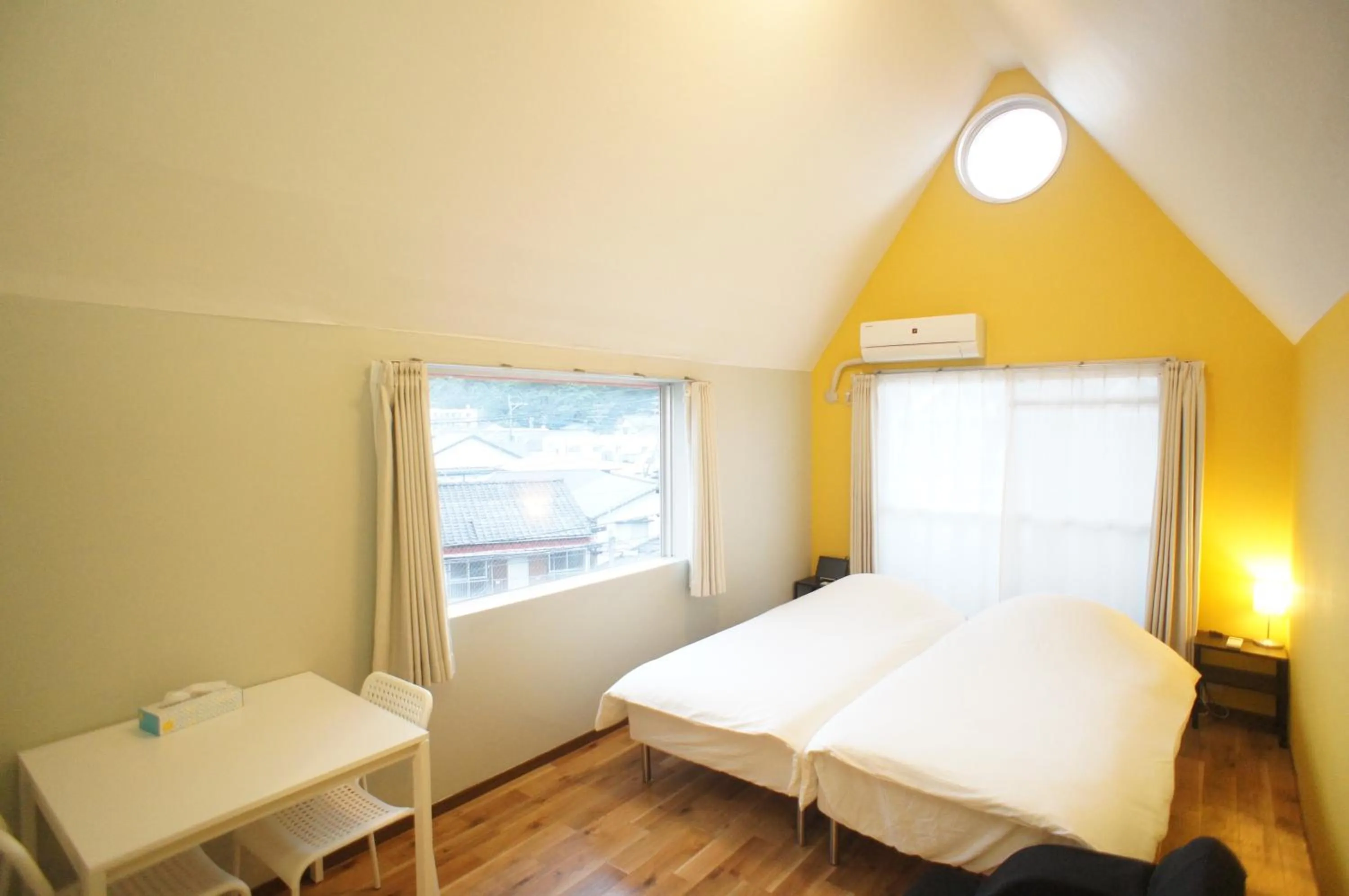 Bed in Plusone Nishikoen