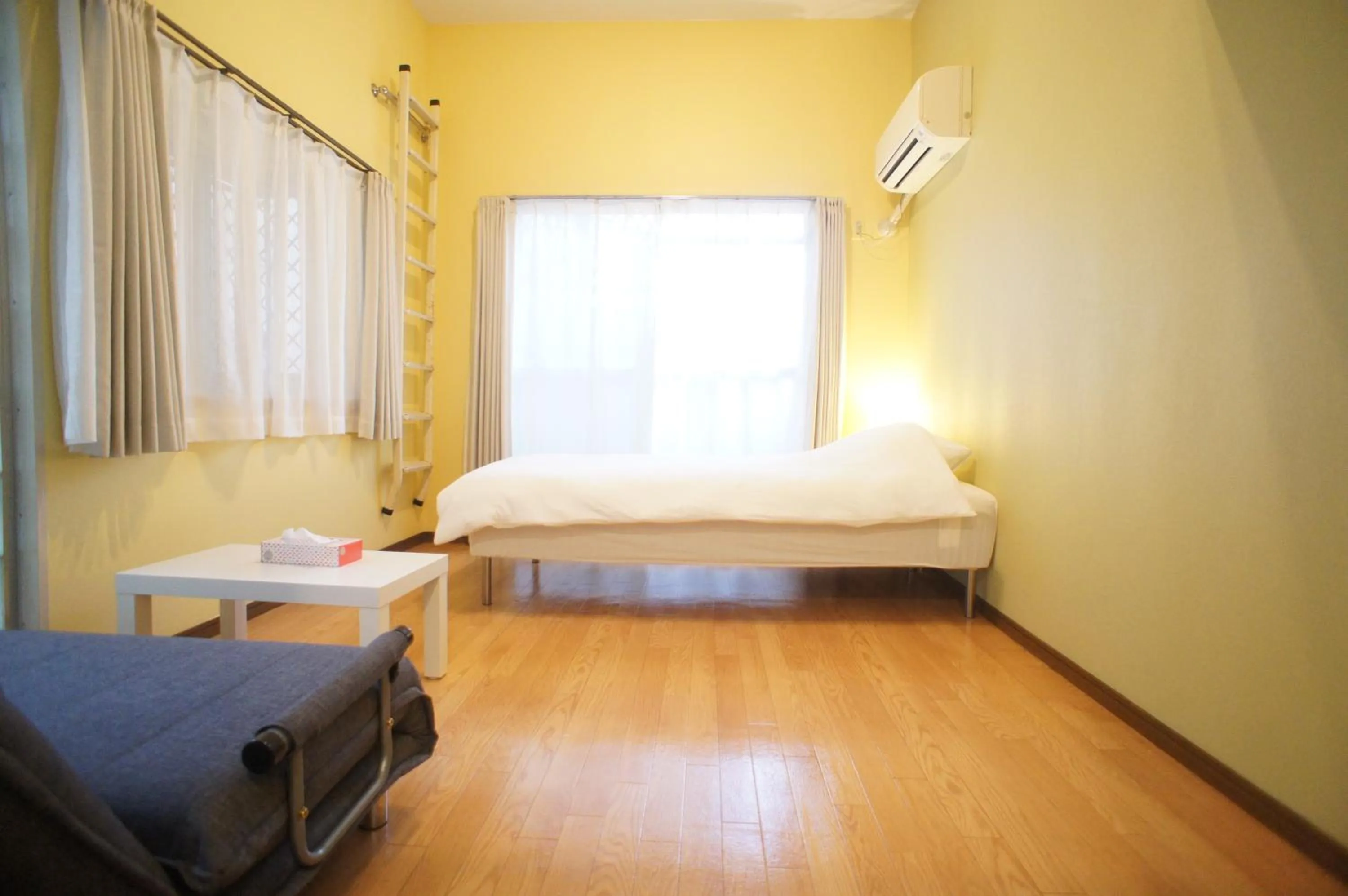 Bed in Plusone Nishikoen