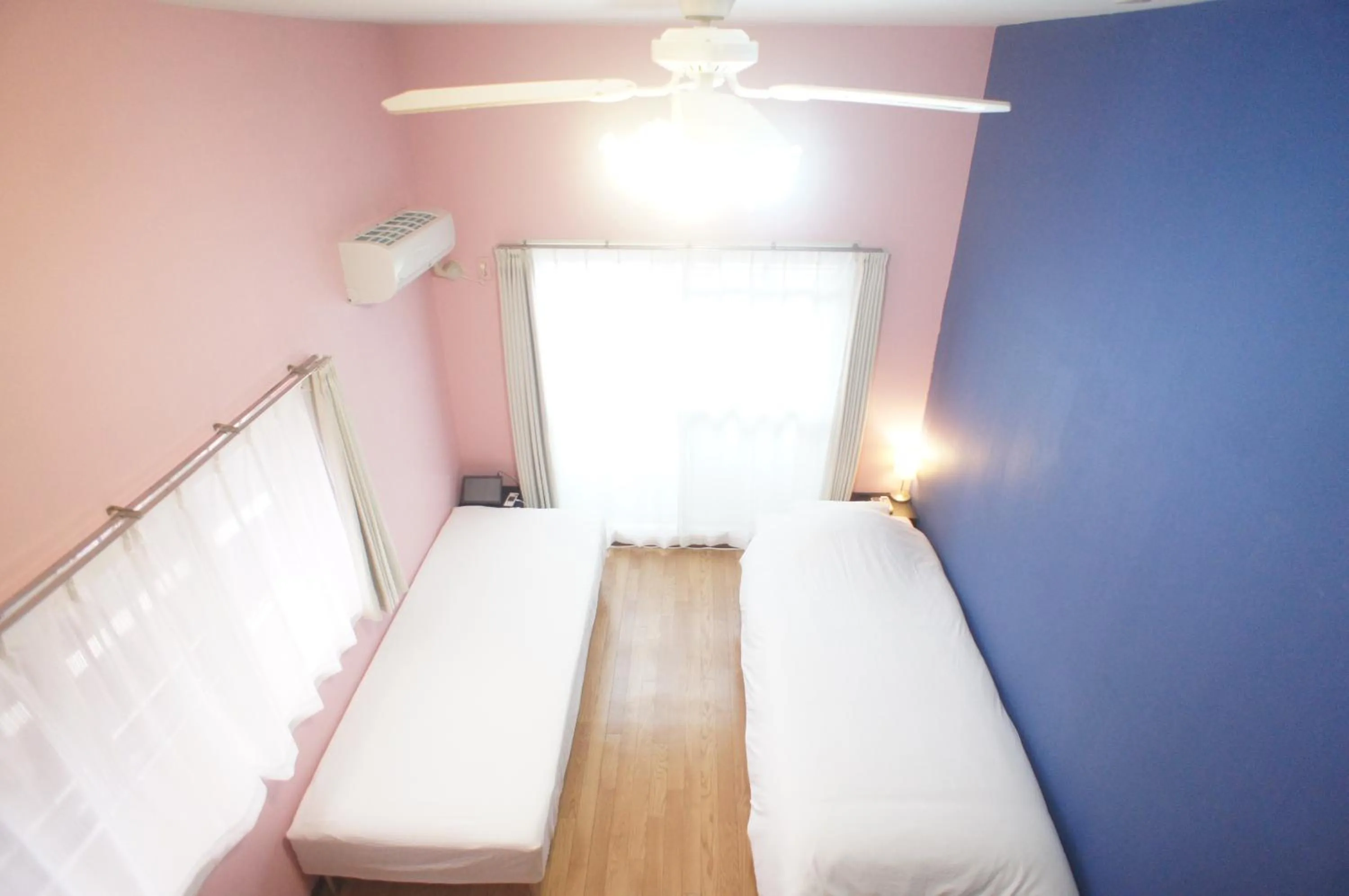 Bed in Plusone Nishikoen