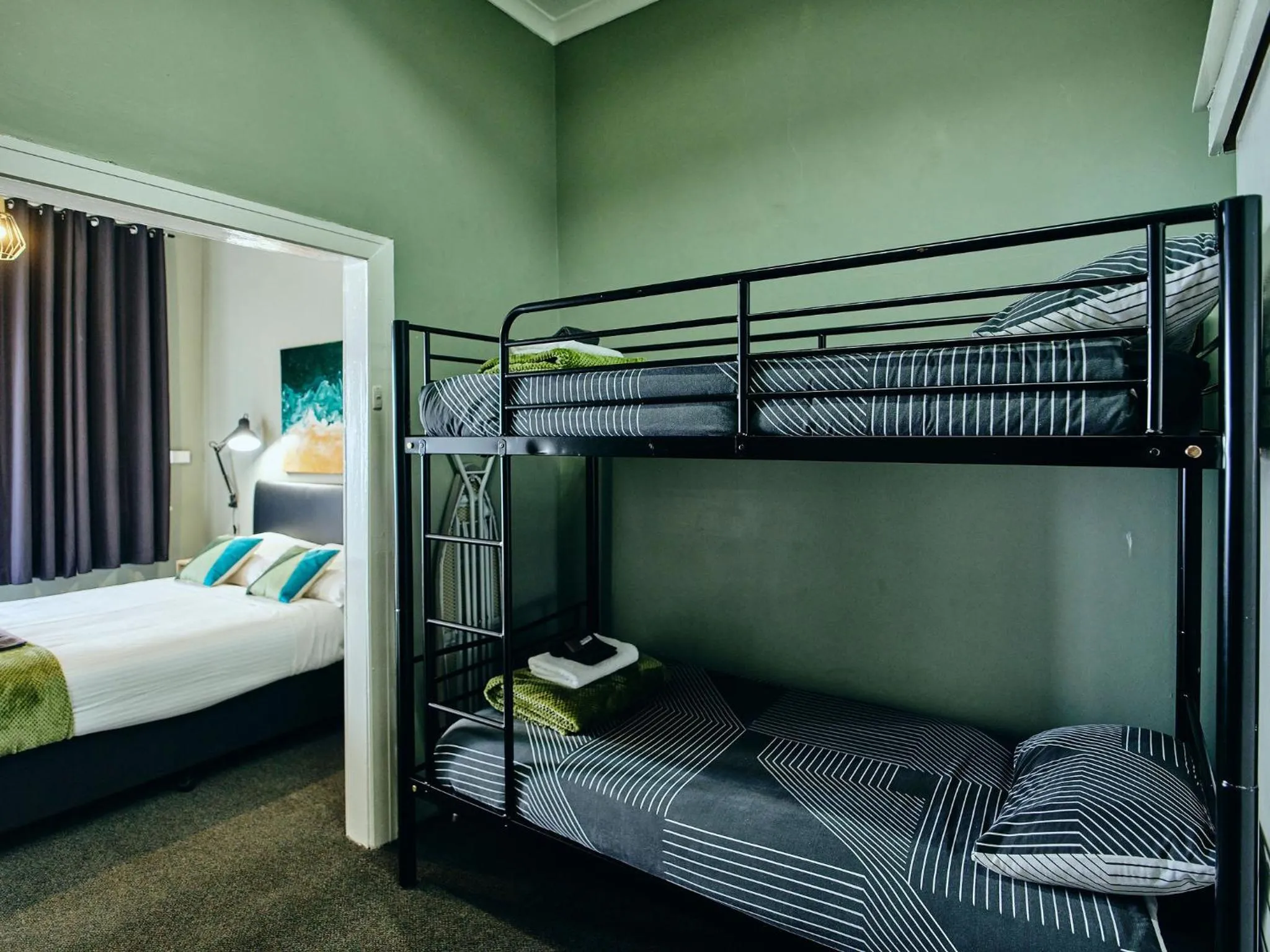 Bedroom, Bed in Black Diamond Lodge