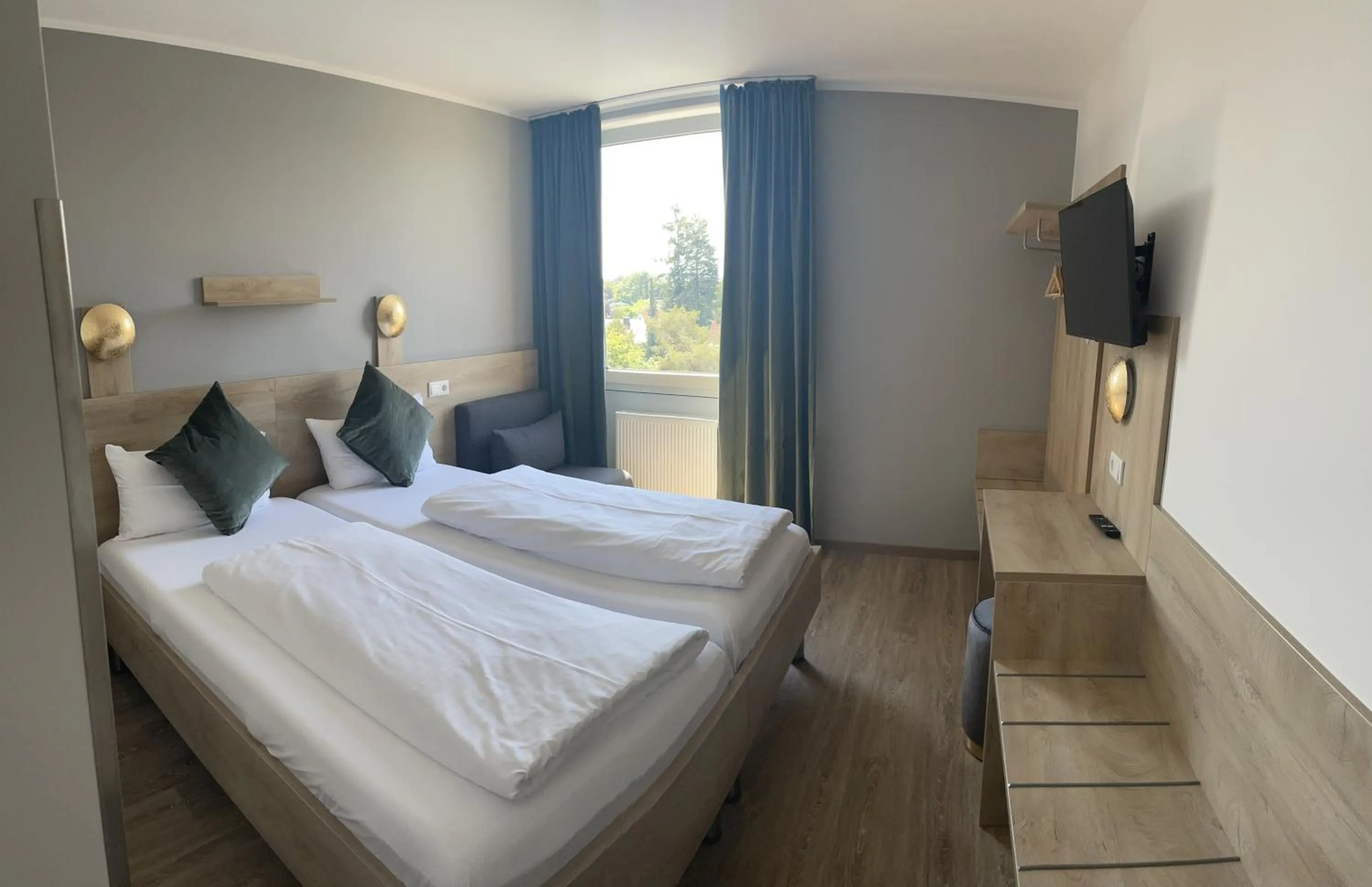 Photo of the whole room, Bed in Hotel Imperial