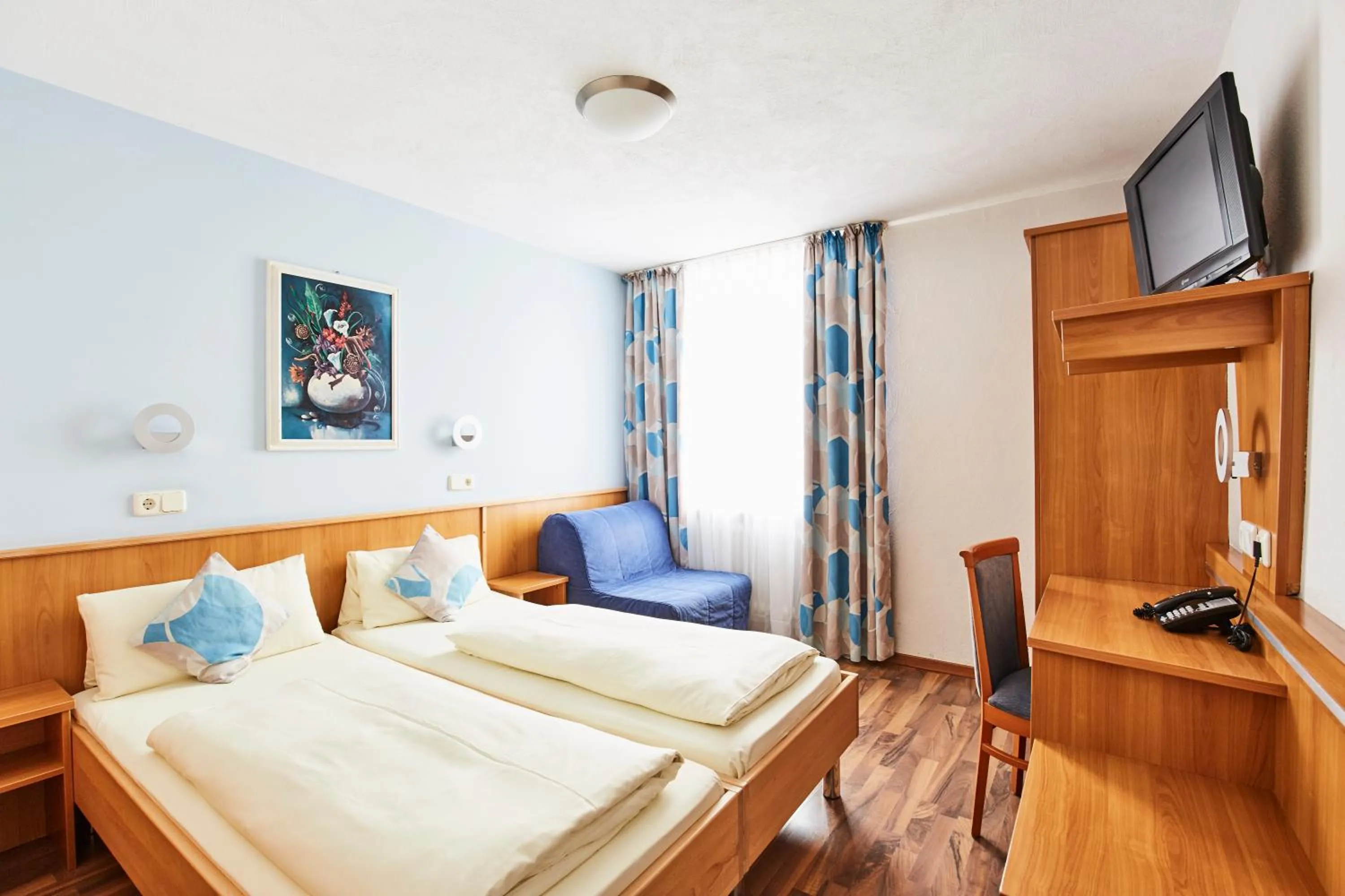 Photo of the whole room, Bed in Hotel Imperial