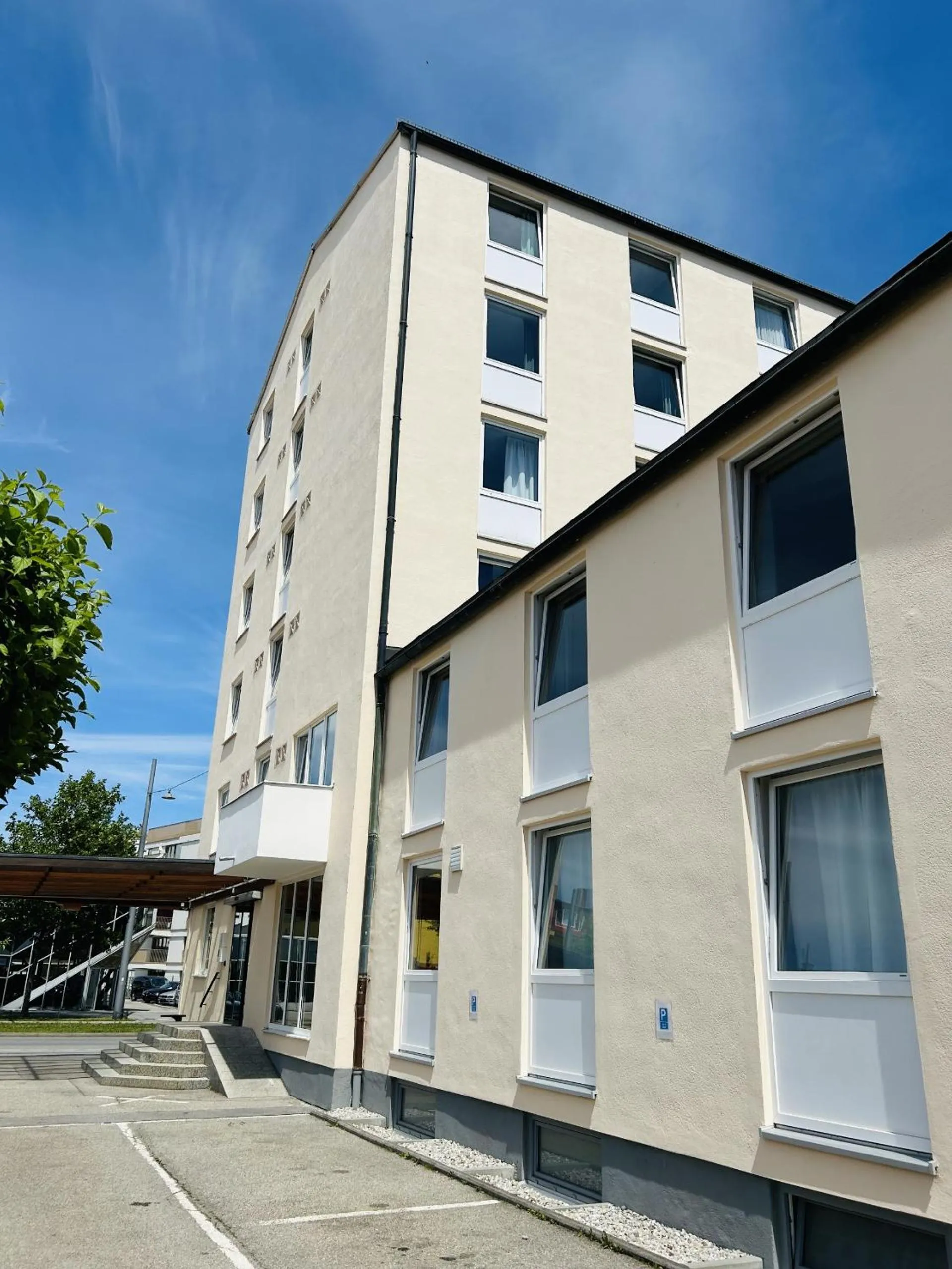 Property building in Hotel Imperial