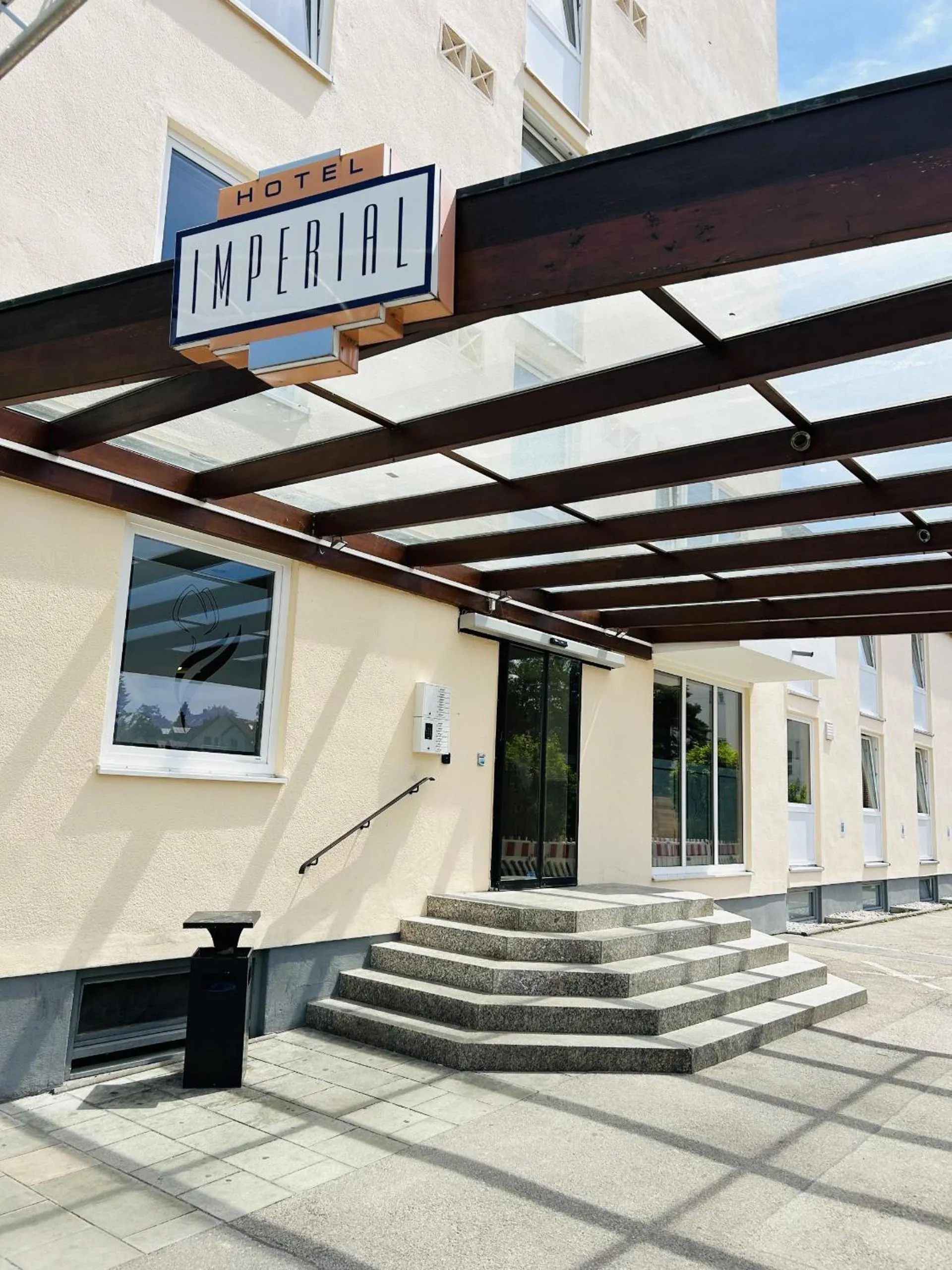 Facade/entrance in Hotel Imperial