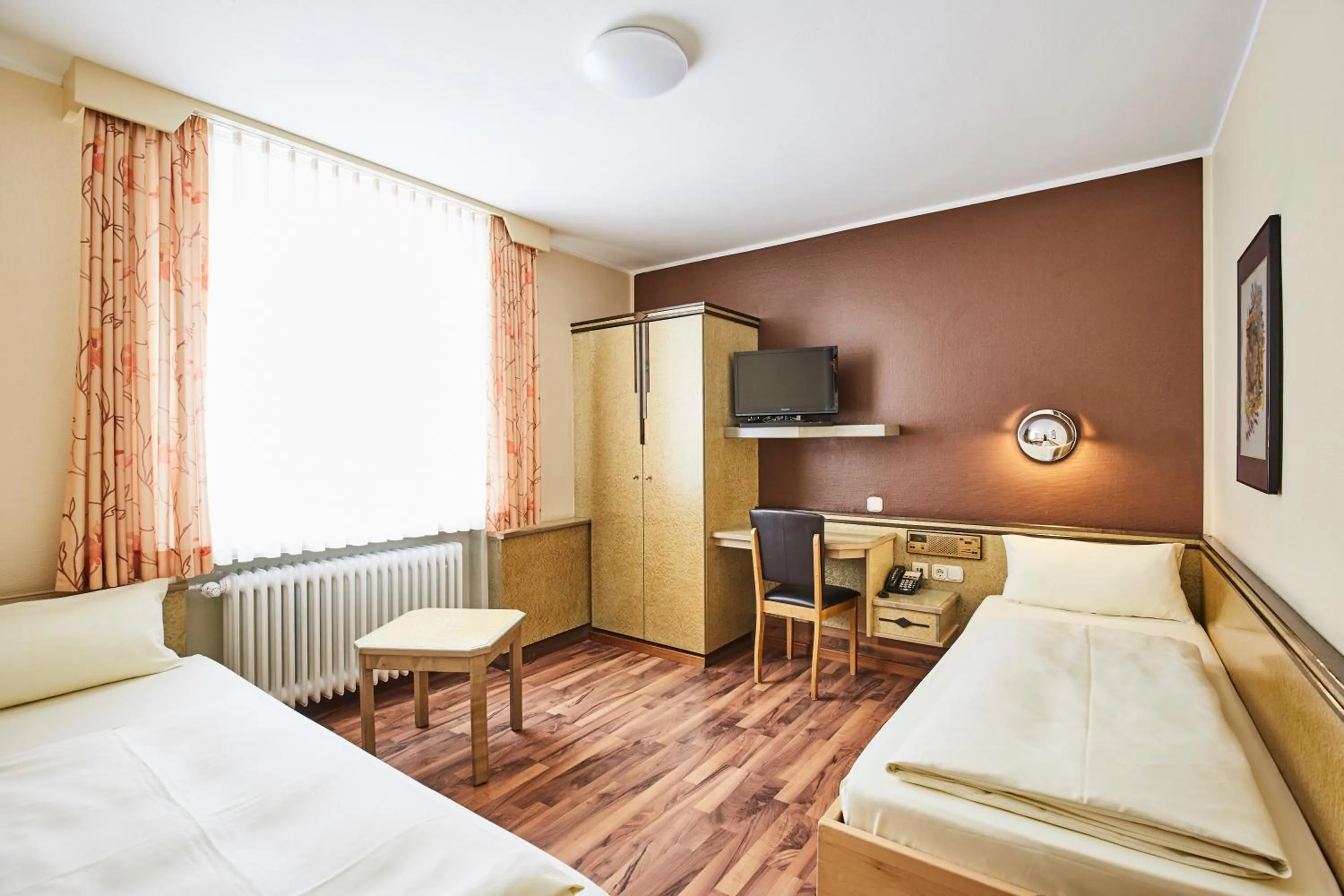 Photo of the whole room, Bed in Hotel Imperial