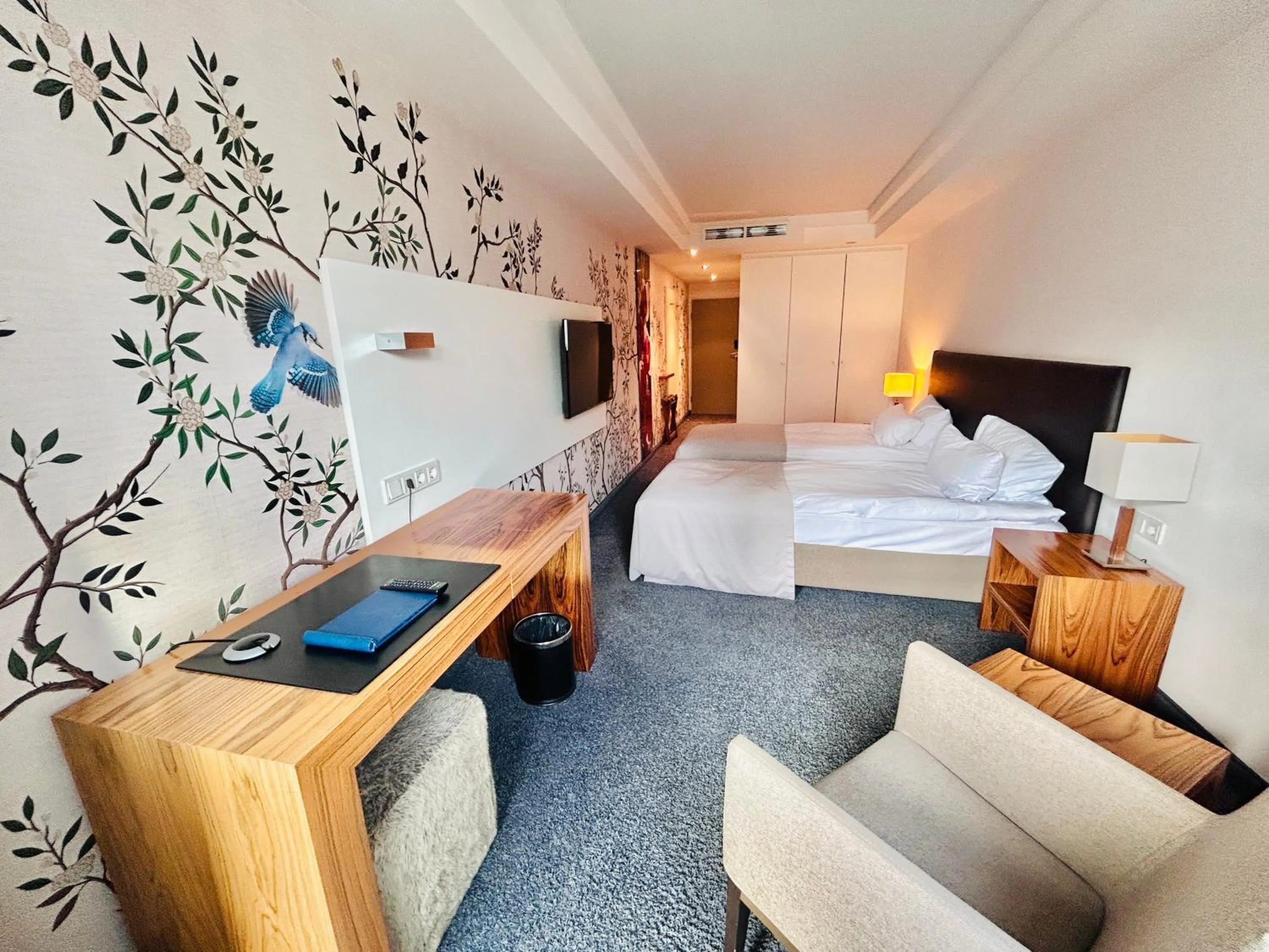 Photo of the whole room, Bed in Hotel Erzgiesserei Europe