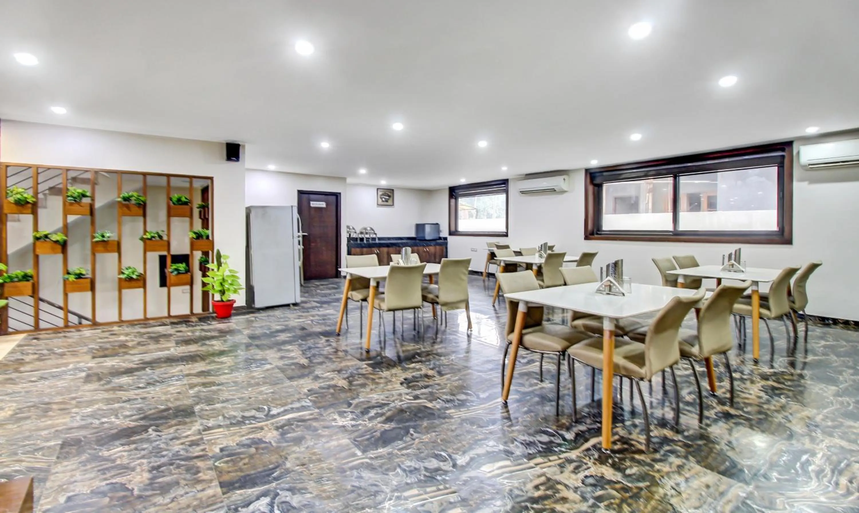 Restaurant/places to eat in Treebo M2M Residency Sector 46