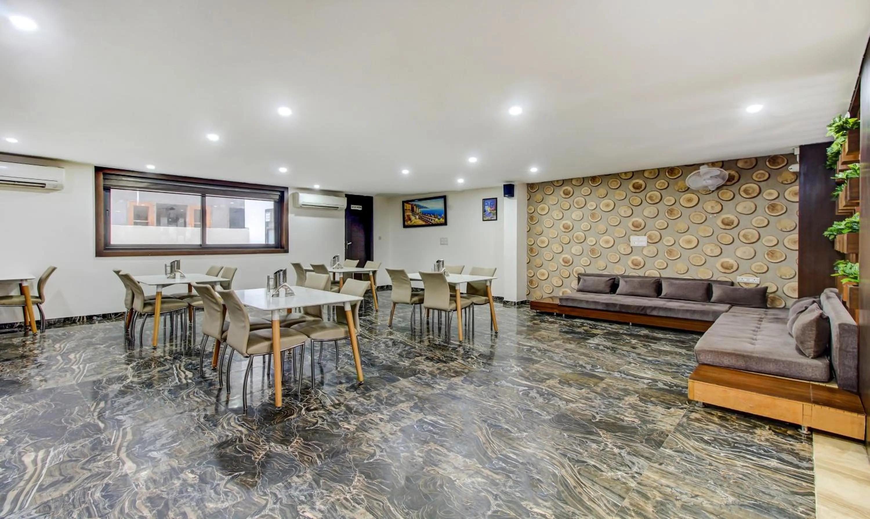 Restaurant/places to eat in Treebo M2M Residency Sector 46