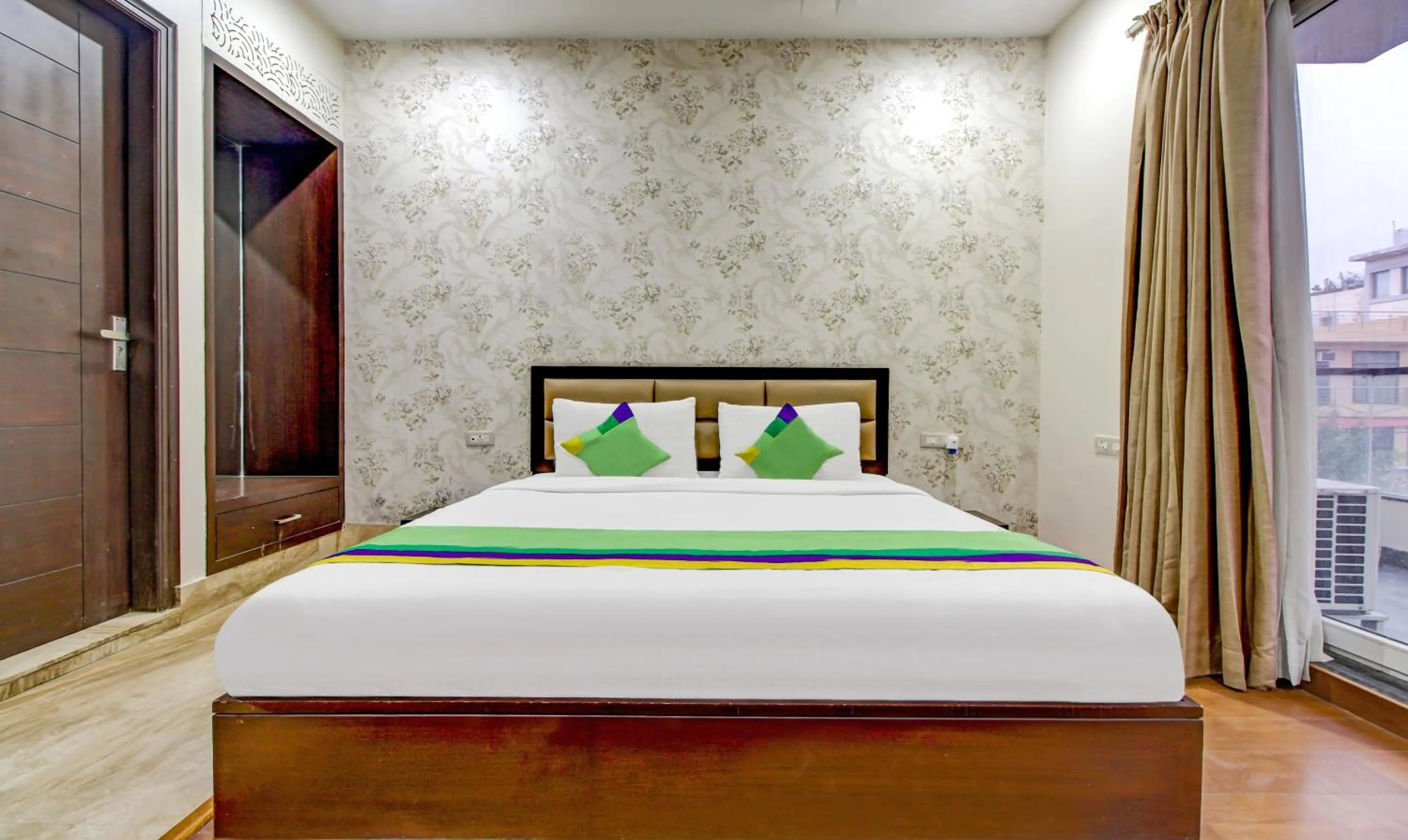 Bedroom, Bed in Treebo M2M Residency Sector 46