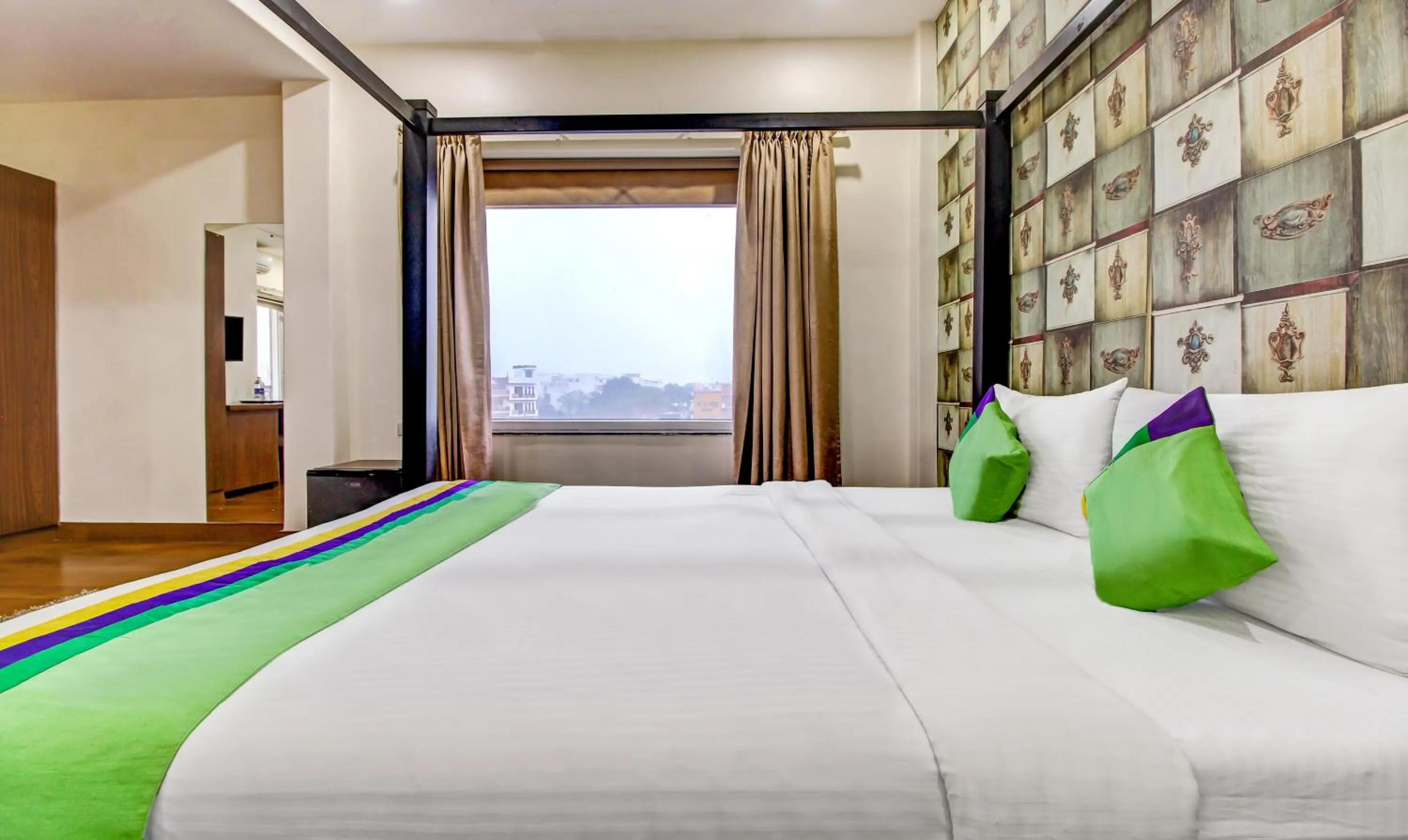 Bedroom, Bed in Treebo M2M Residency Sector 46