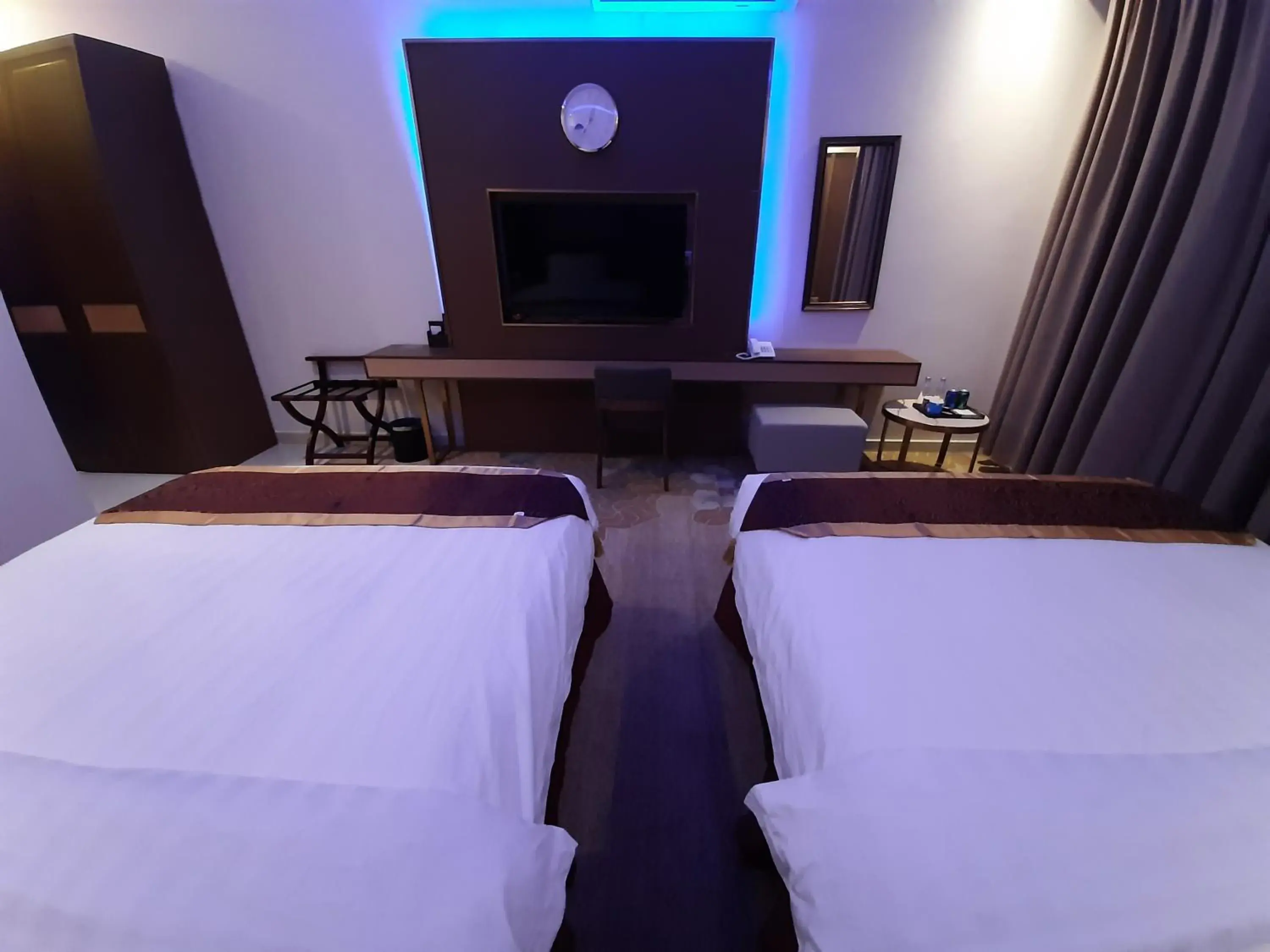 Double or Twin Room in Qasr Alshamal Hotel Double or Twin Room in Qasr Alshamal Hotel