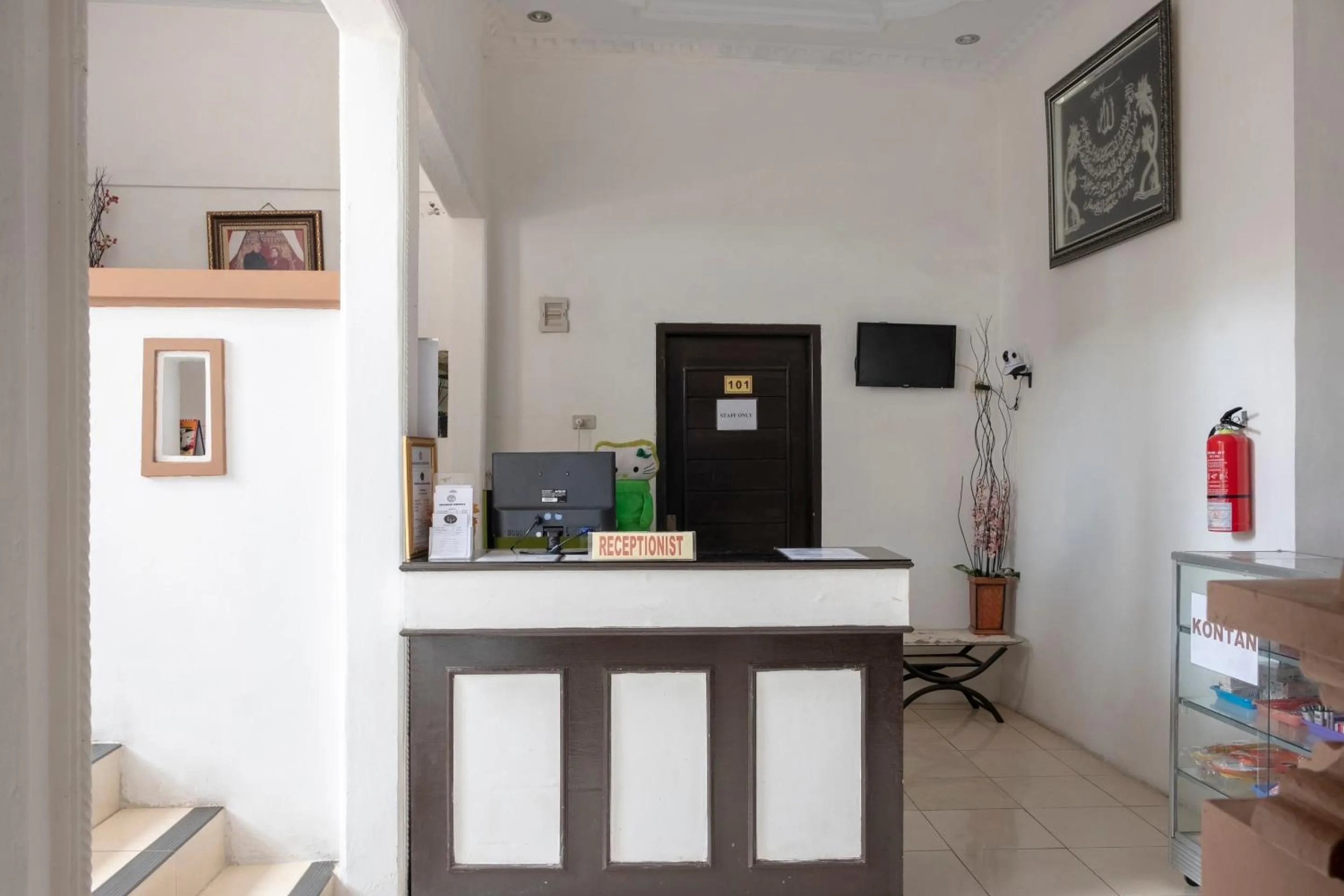 Lobby or reception in Hotel O Lumungga Residence Syariah