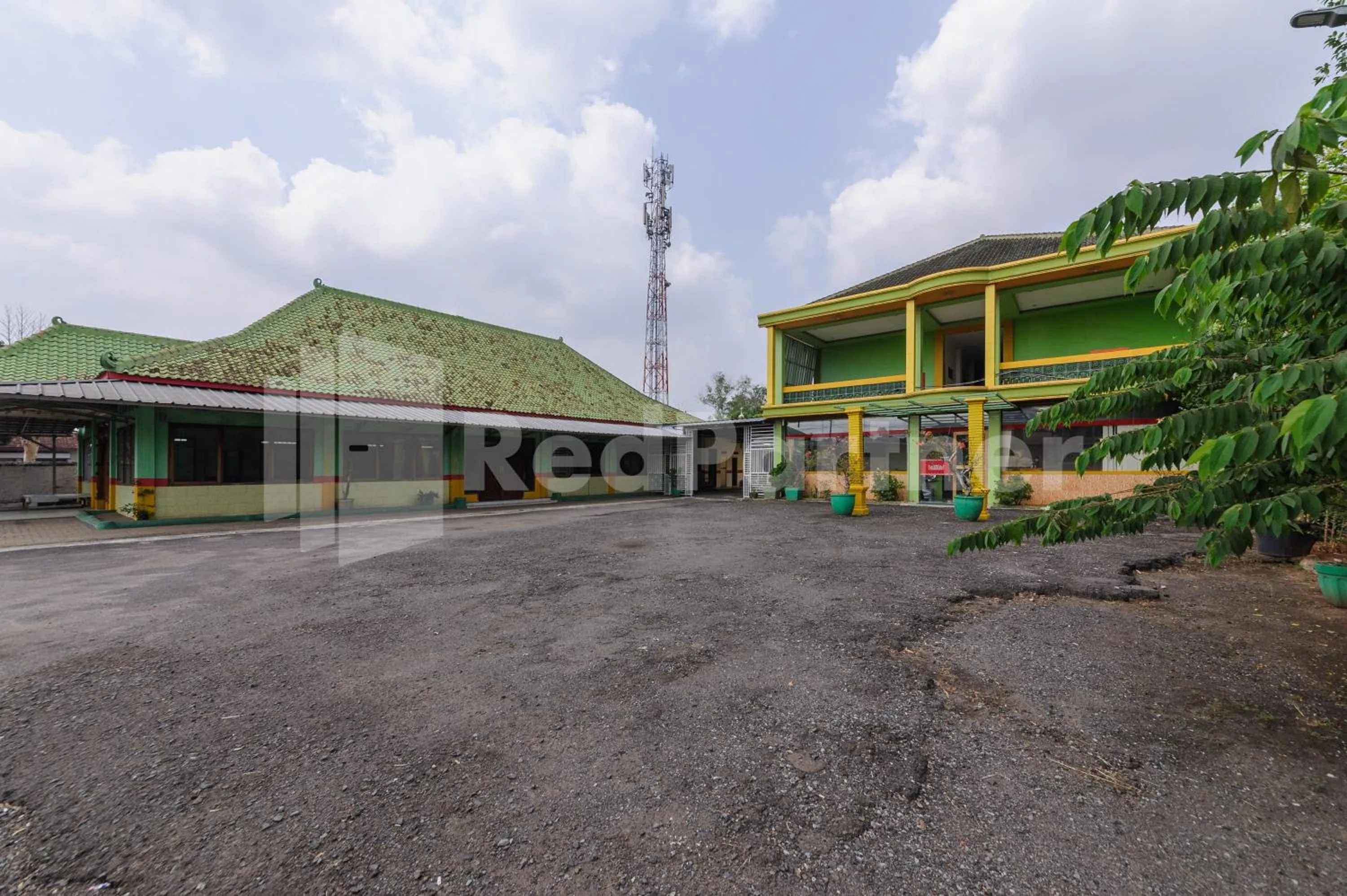 Property building in Homestay Hj Suharti Natar Lampung RedPartner