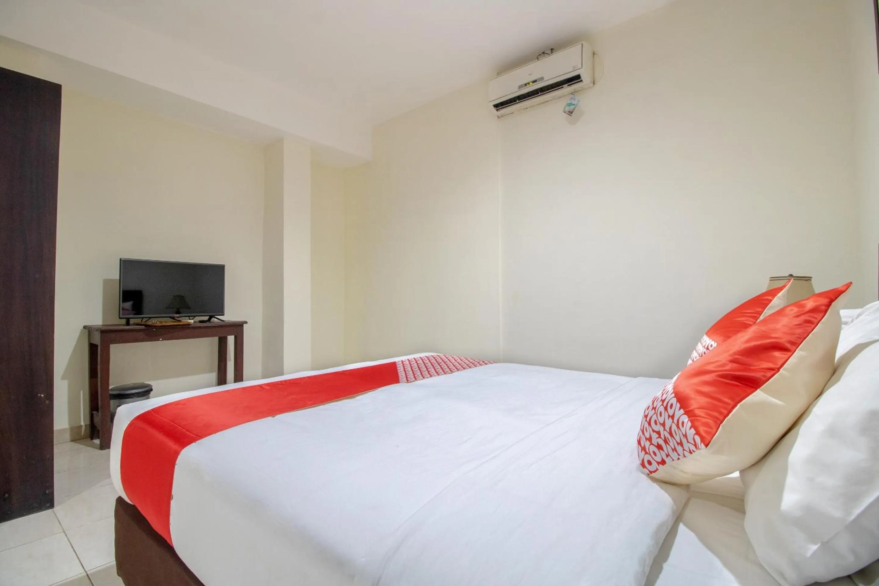 Bedroom, Bed in Flagship 2688 Guntur Hotel