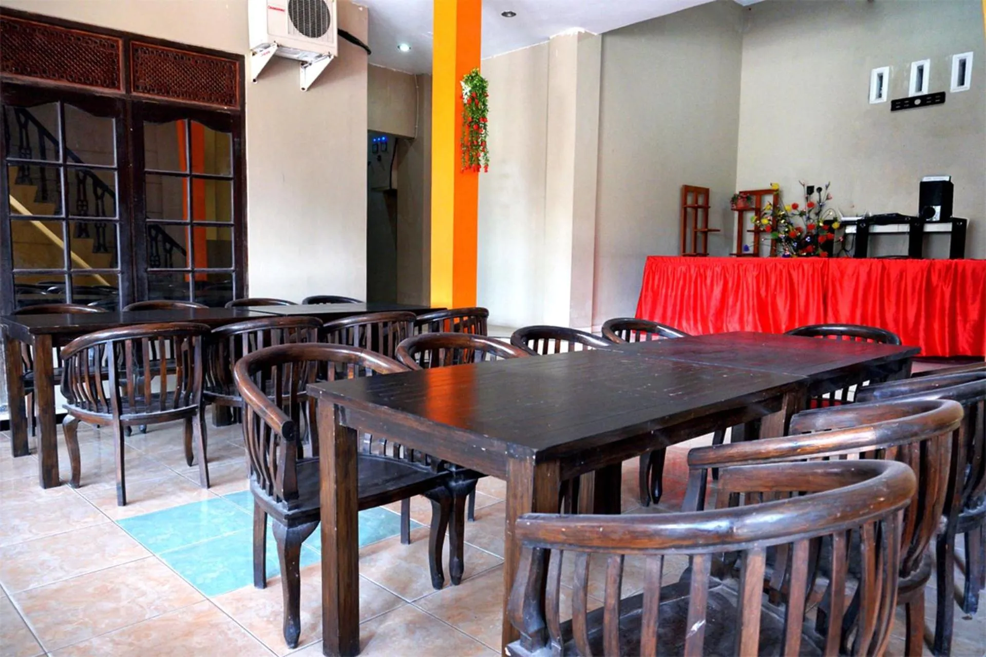 Restaurant/places to eat in SPOT ON 2629 Duta Karimun
