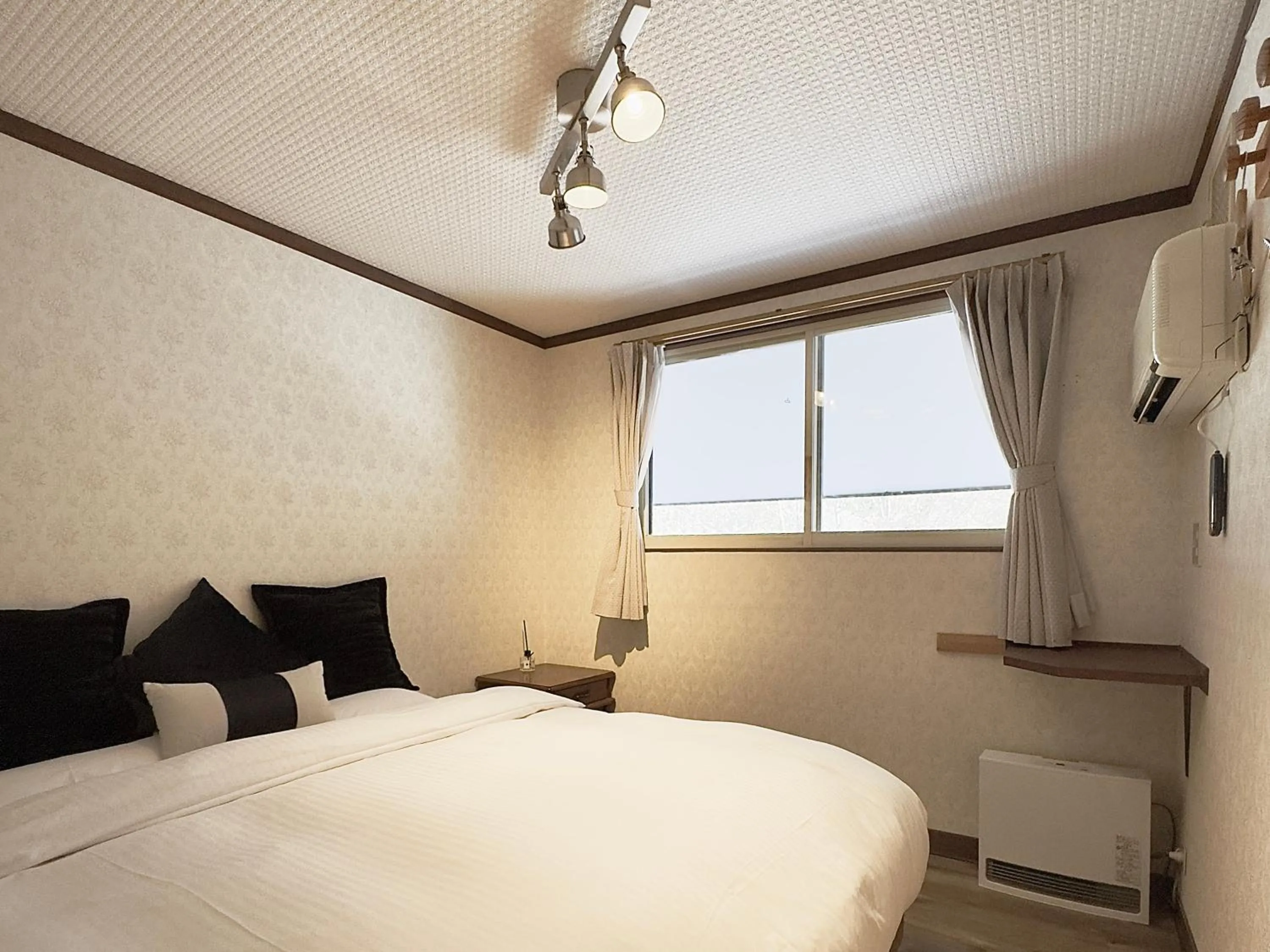 Bedroom, Bed in Apricot Pension