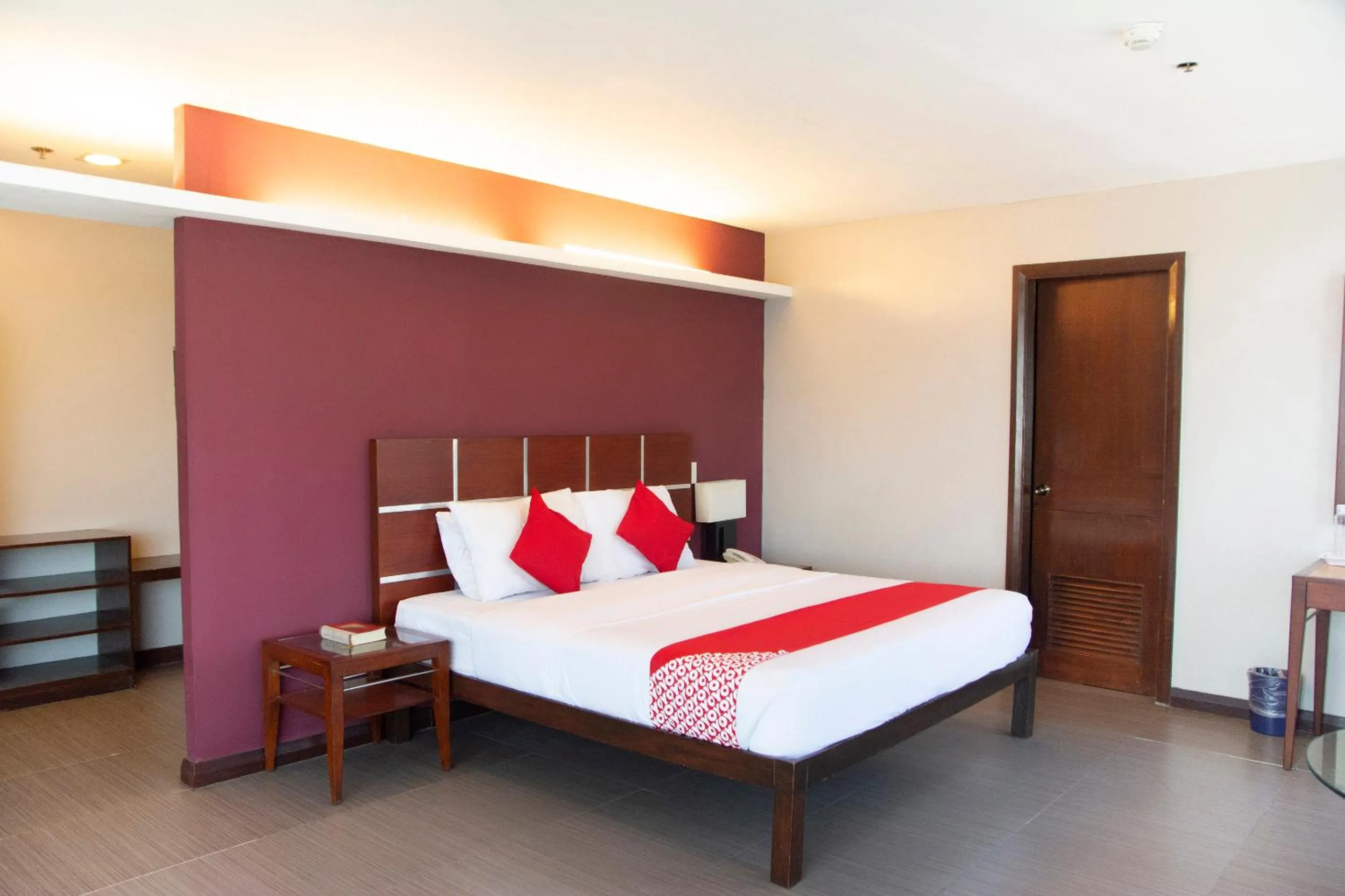 Bedroom, Bed in East View Hotel