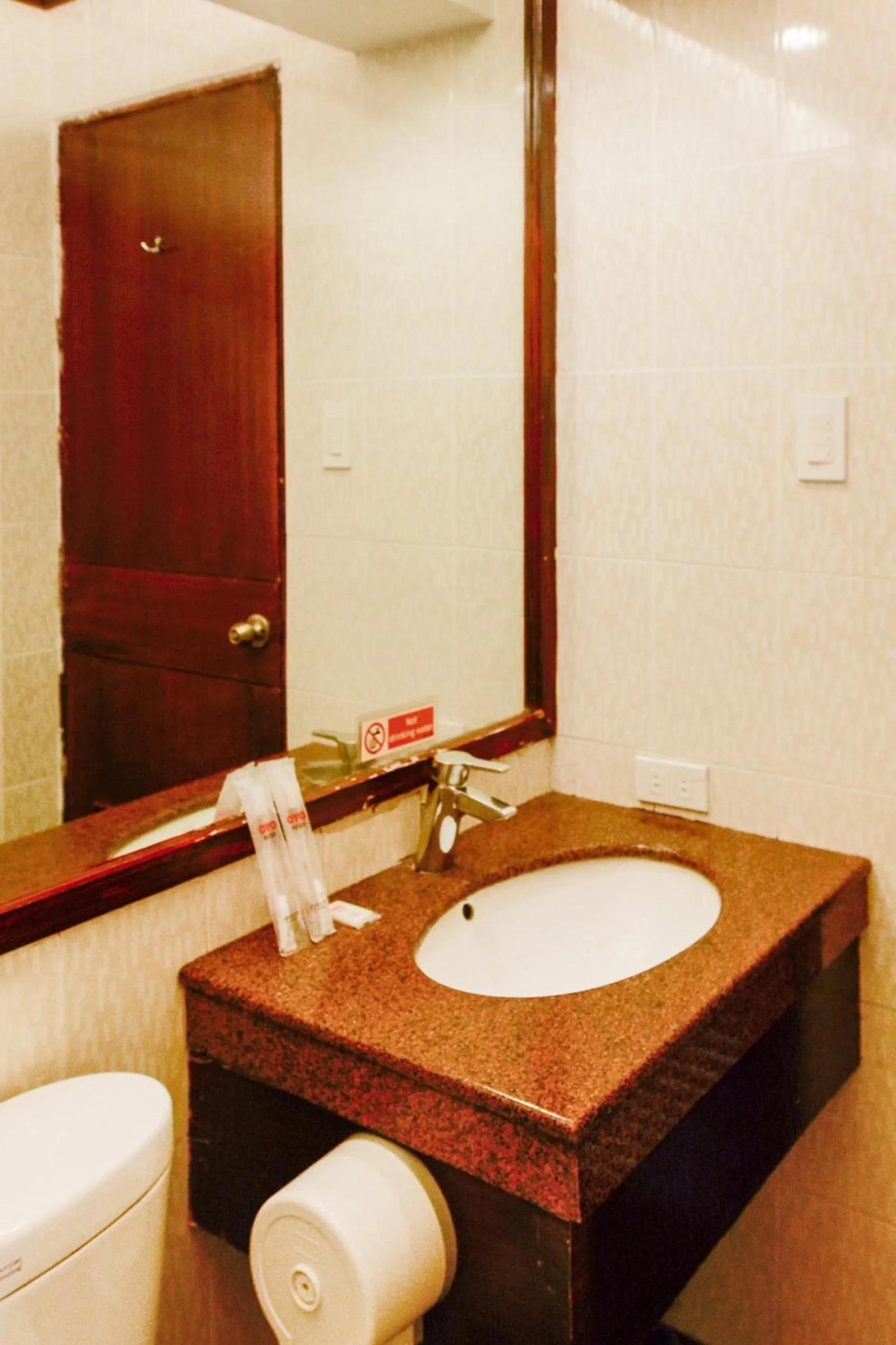 Bathroom in East View Hotel