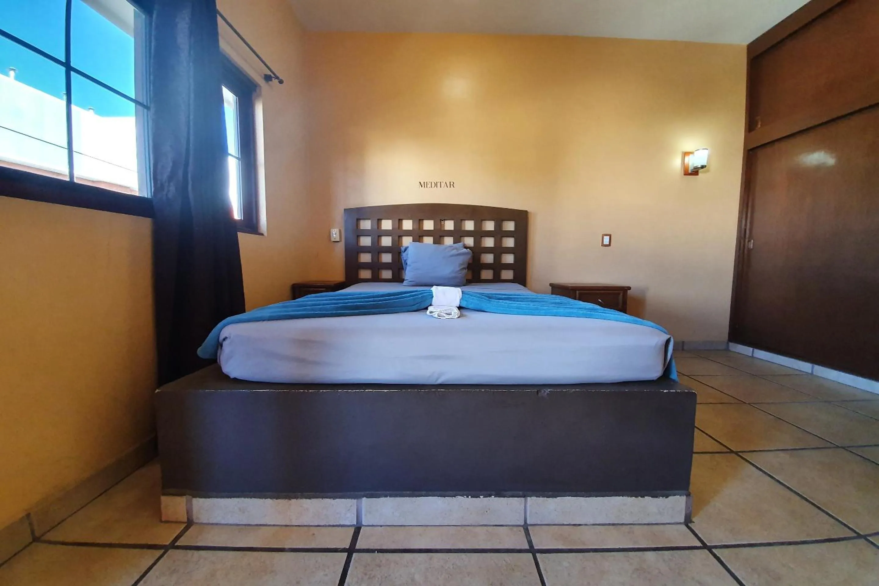 Bedroom, Bed in Hotel Colonos Los Cabos