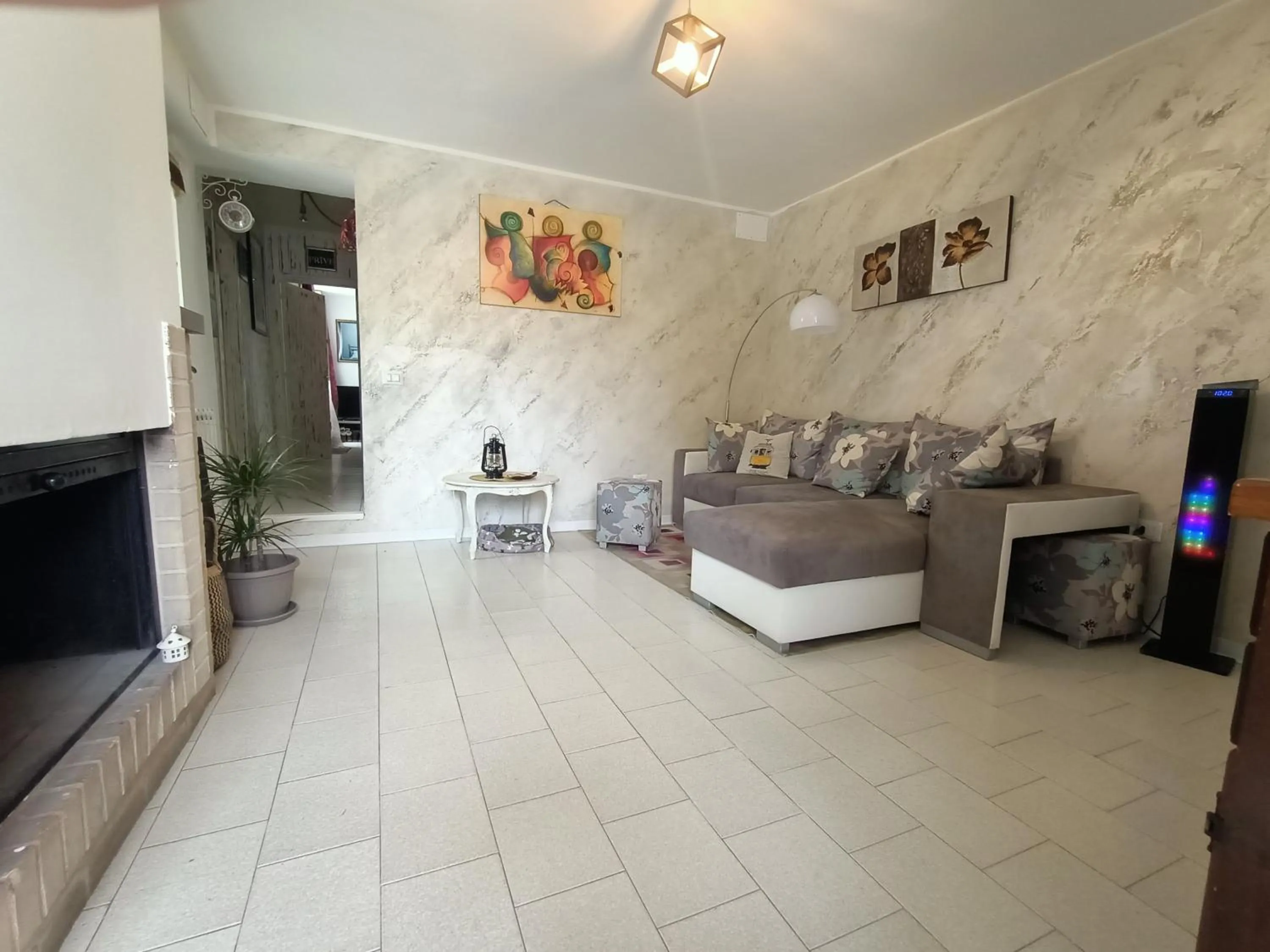 Seating area in La casa sul tetto, Room's & Glamping