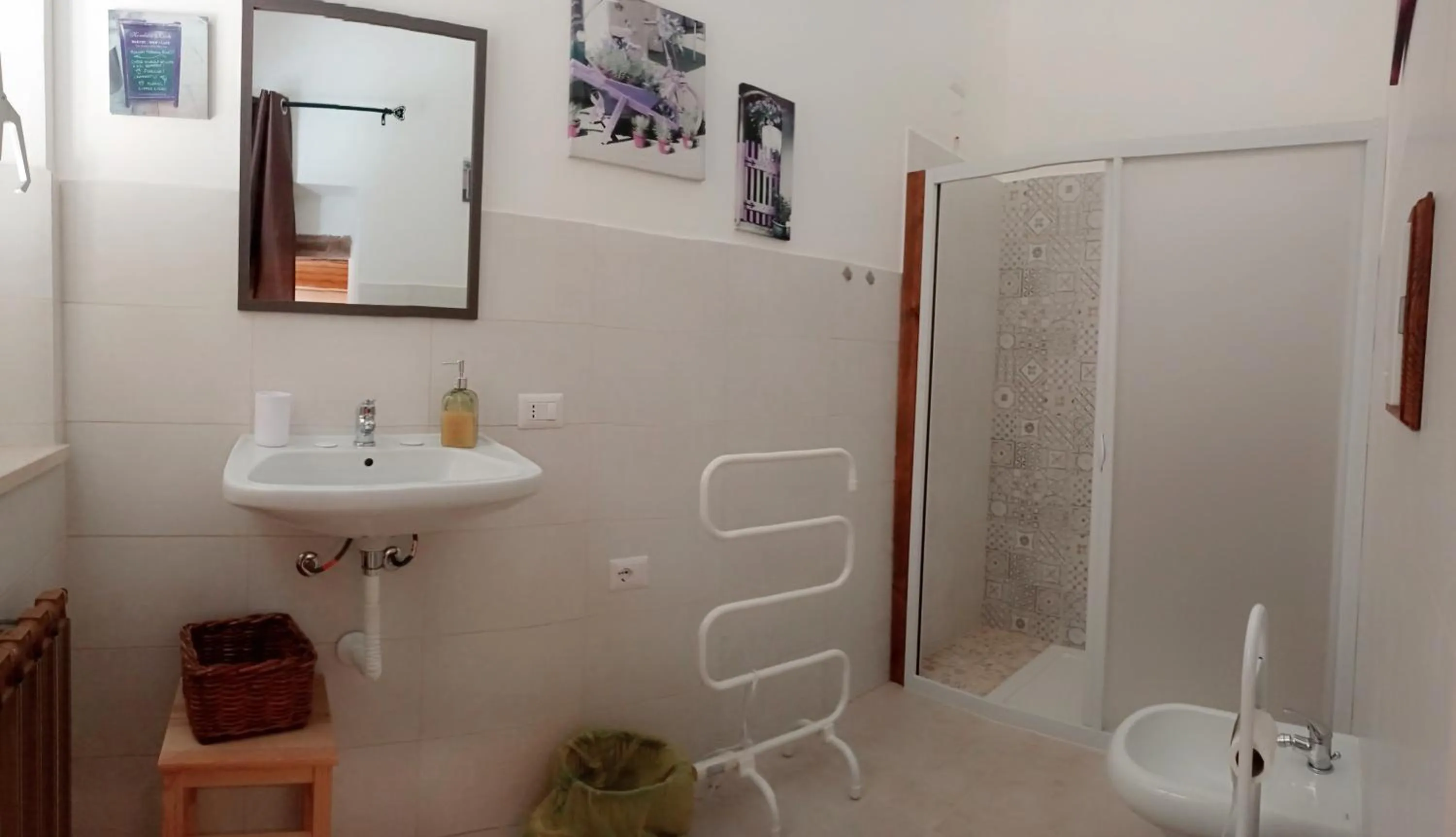Bathroom in La casa sul tetto, Room's & Glamping