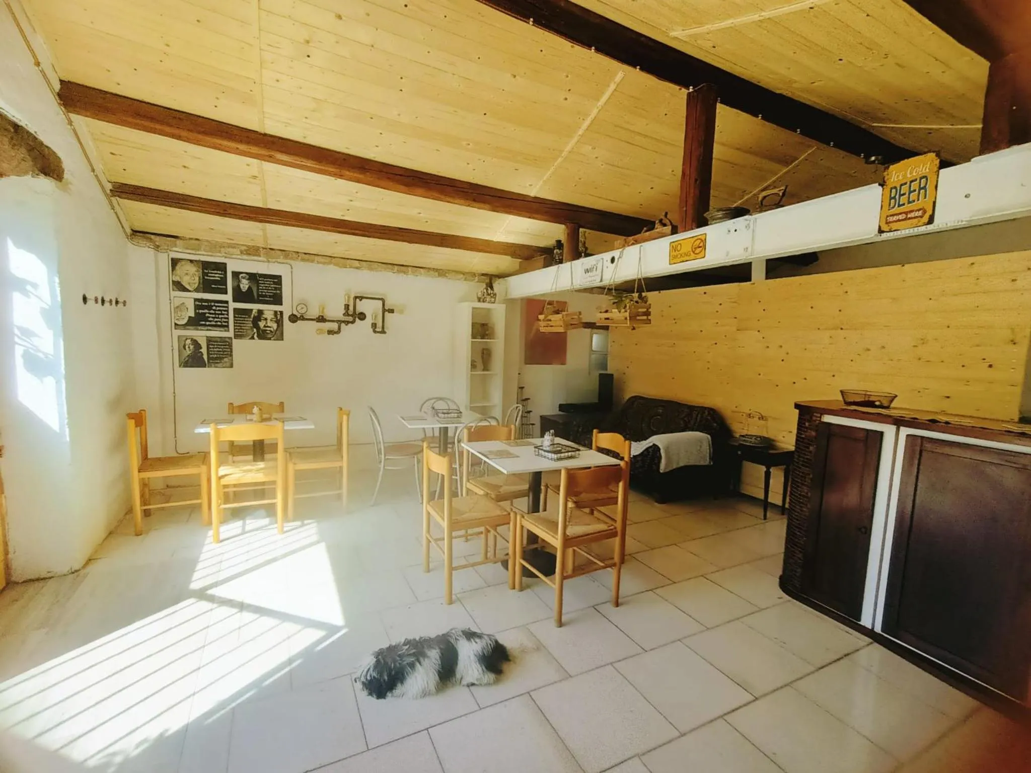 Lounge or bar in La casa sul tetto, Room's & Glamping