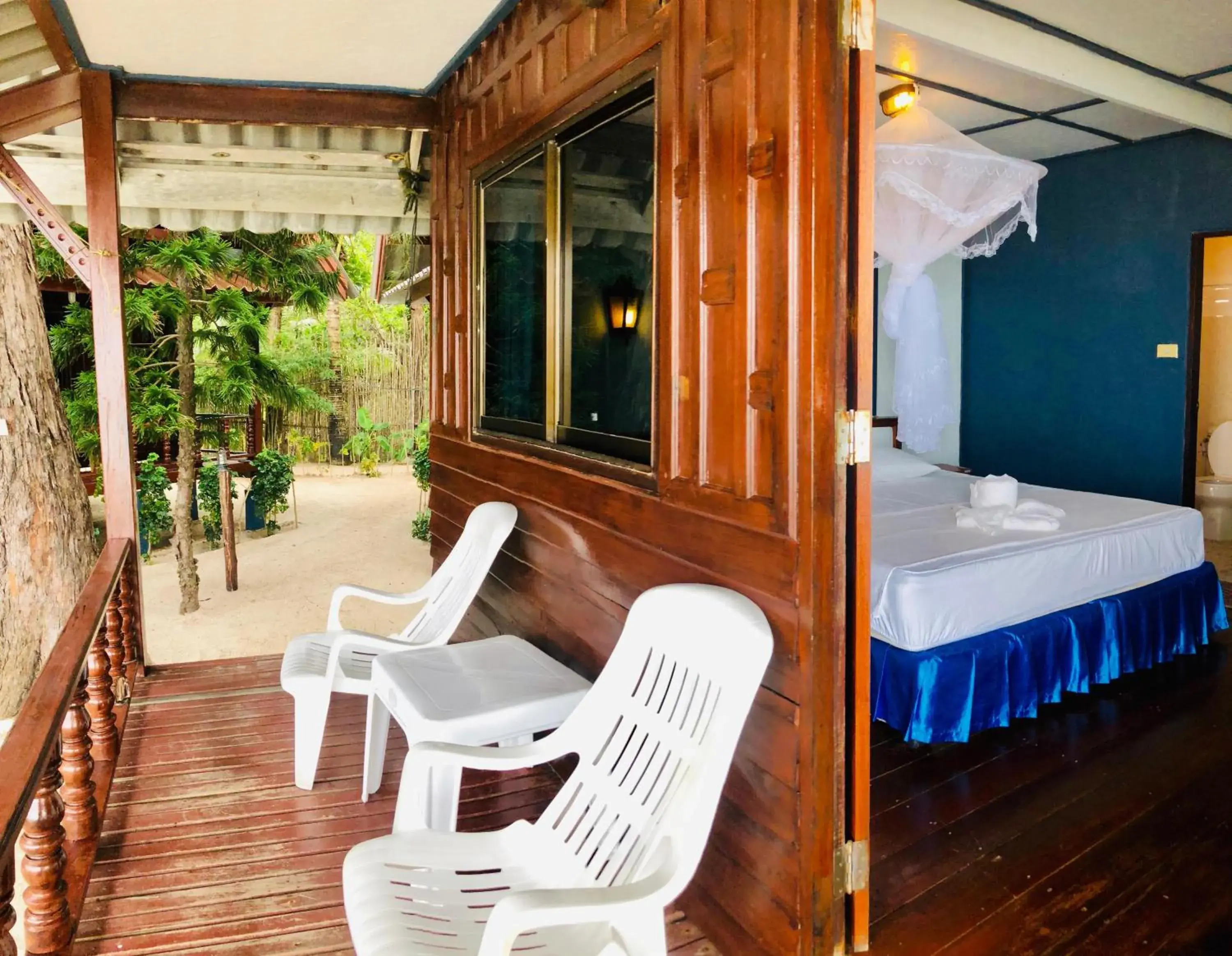 Sea View Bungalows with Fan in Haad Khuad Resort Sea View Bungalows with Fan in Haad Khuad Resort