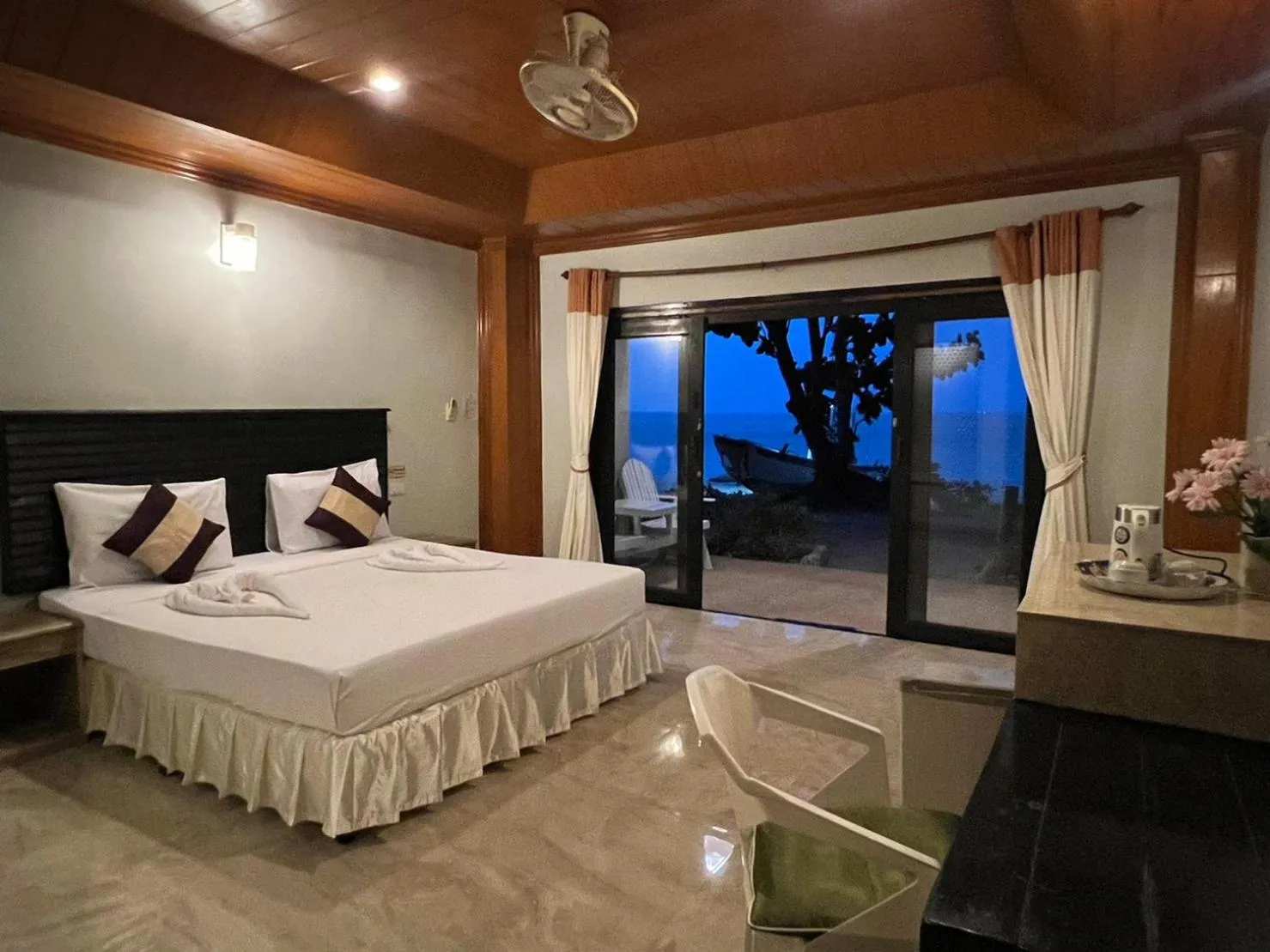 Bedroom in Haad Khuad Resort