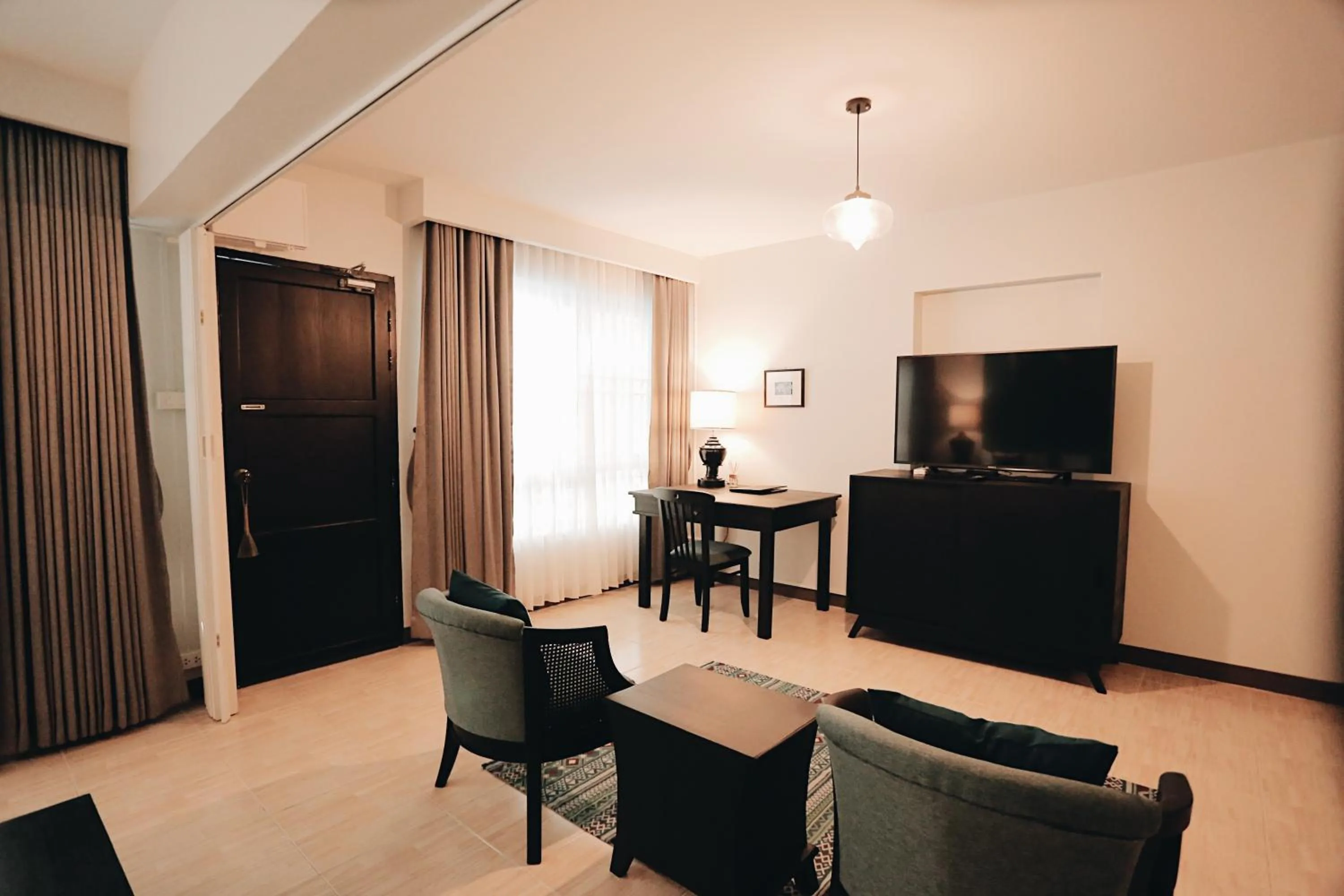 Photo of the whole room in Fullrich Lanna Suite