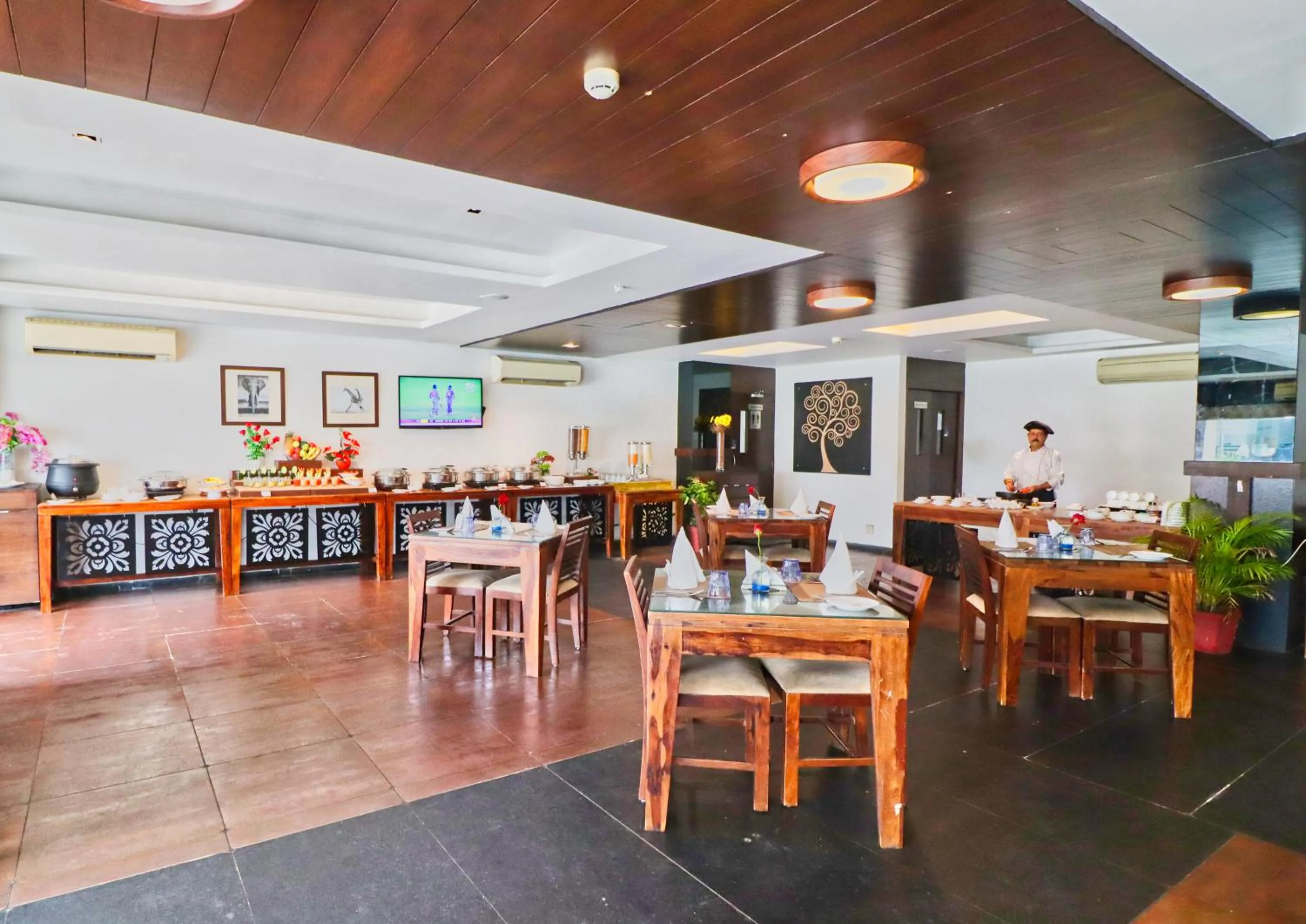 Restaurant/places to eat in Hotel Clarks Collection Vadodara