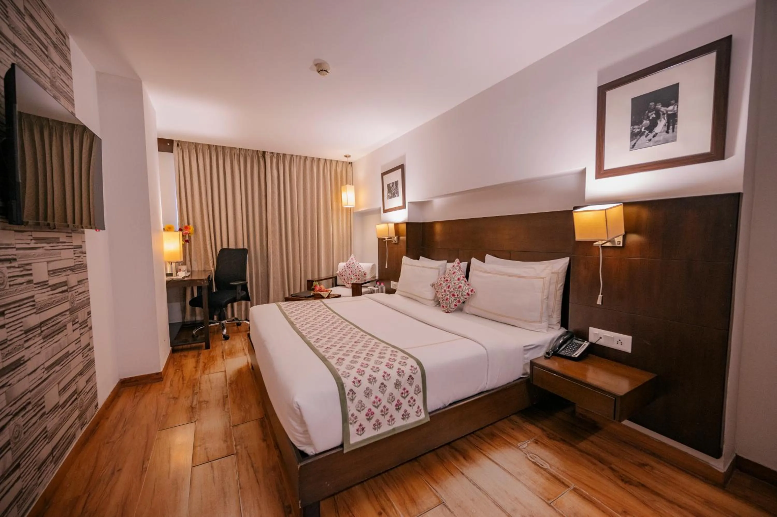 Bed in Hotel Clarks Collection Vadodara