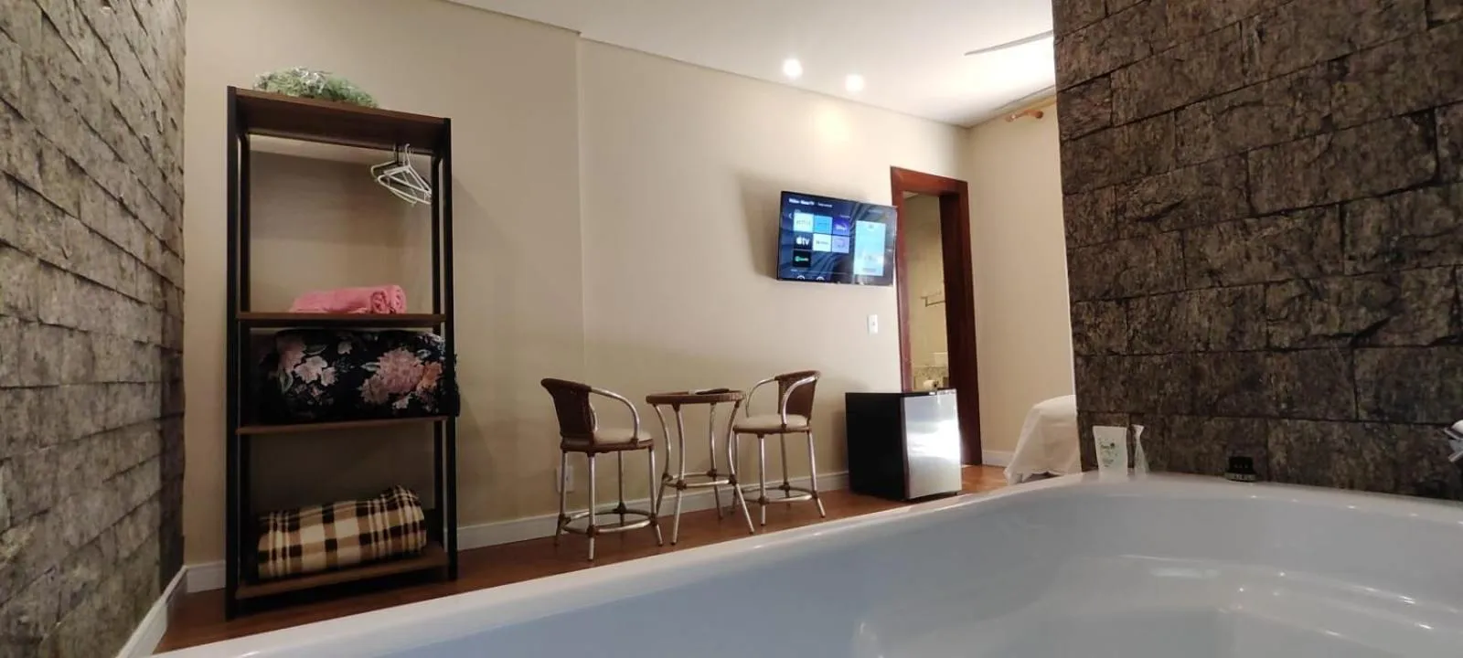 Hot Tub in Pousada Banana Cipó