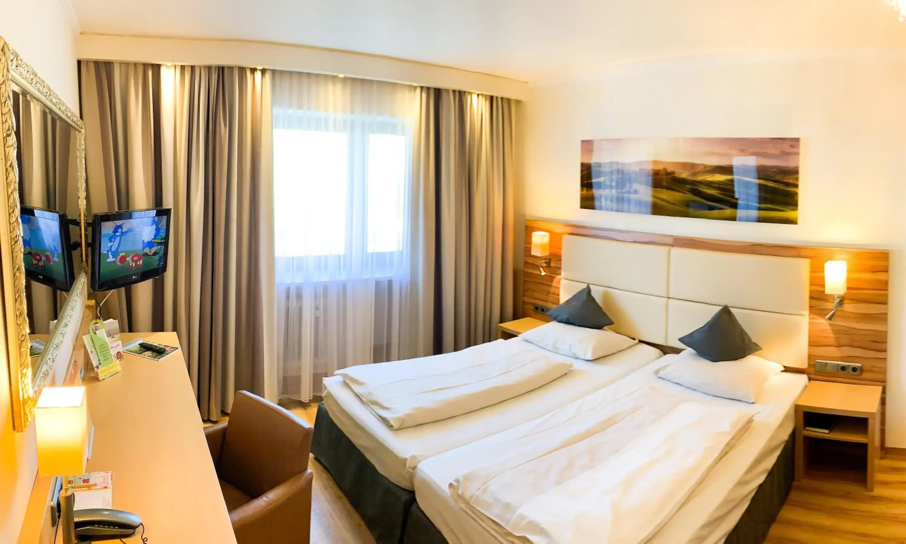 Comfort Double Room in City Hotel Ost am Kö Comfort Double Room in City Hotel Ost am Kö