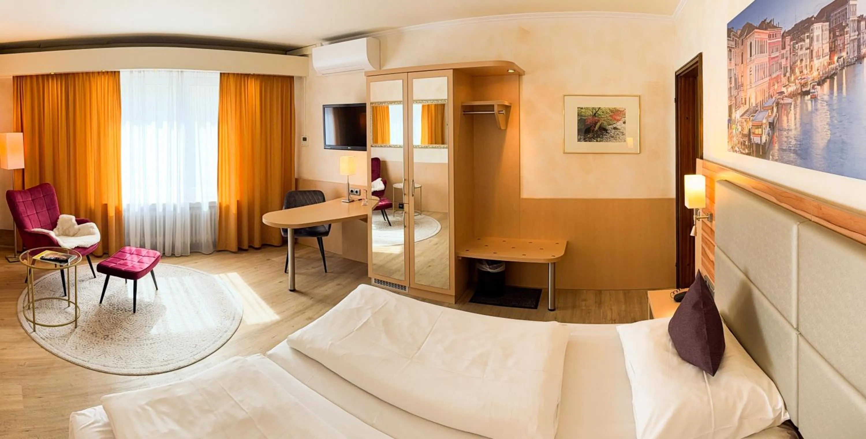 Photo of the whole room in City Hotel Ost am Kö