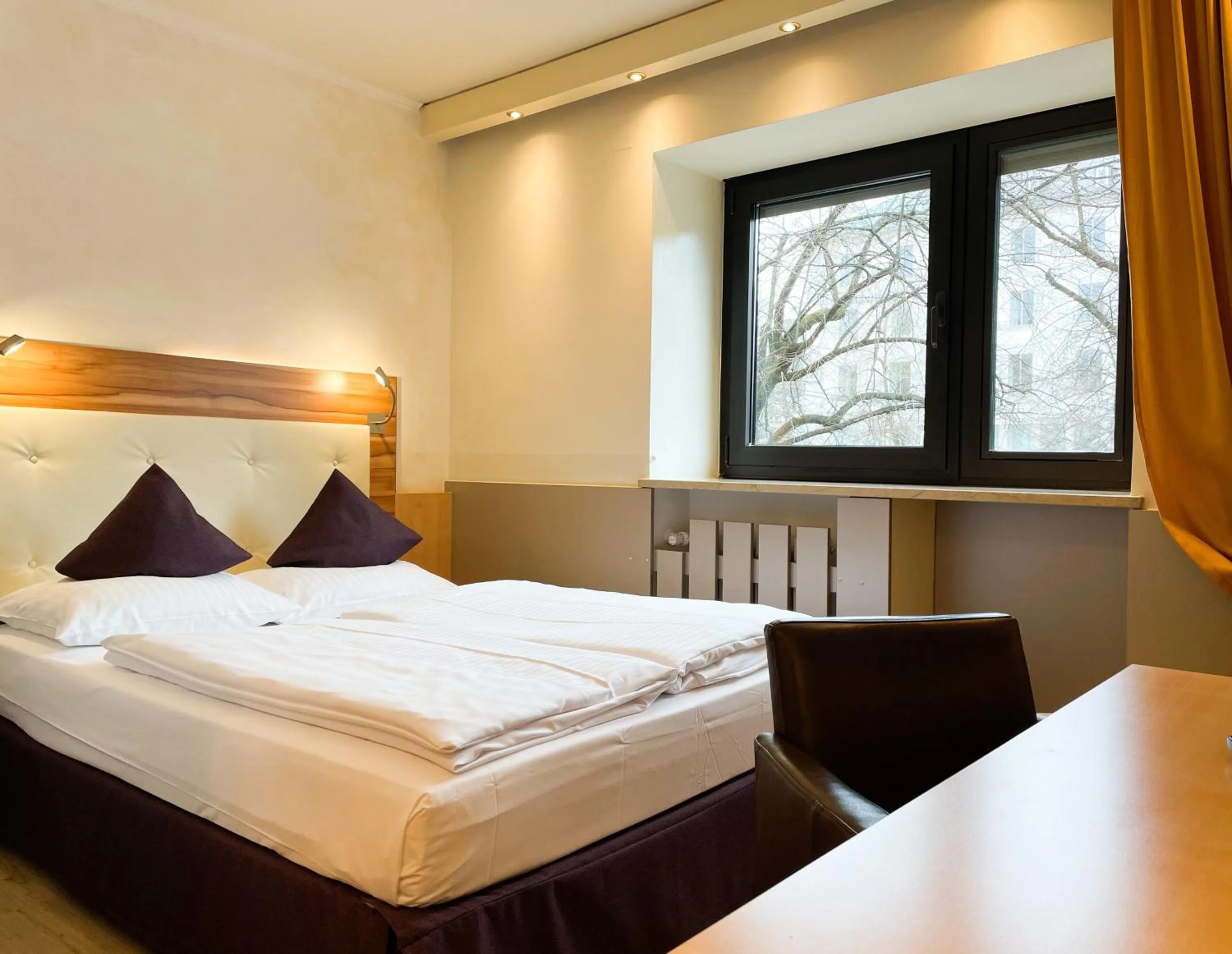 Bedroom, Bed in City Hotel Ost am Kö