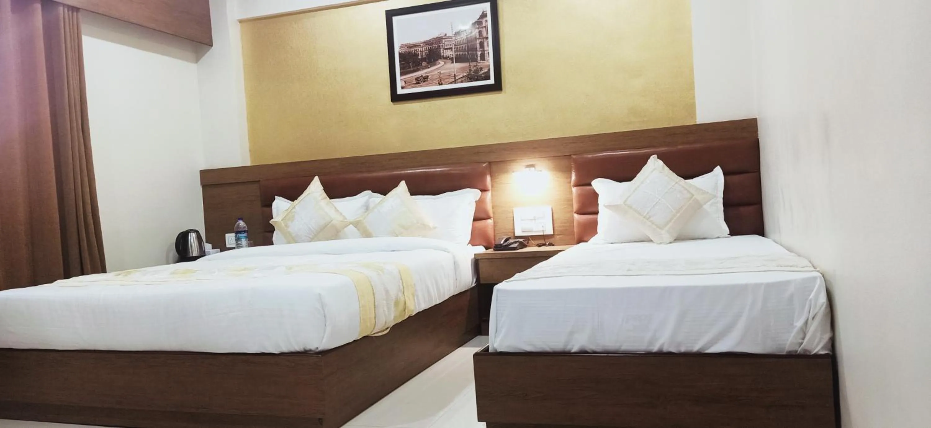 Bedroom, Bed in Hotel Crystal Luxury Inn- Bandra