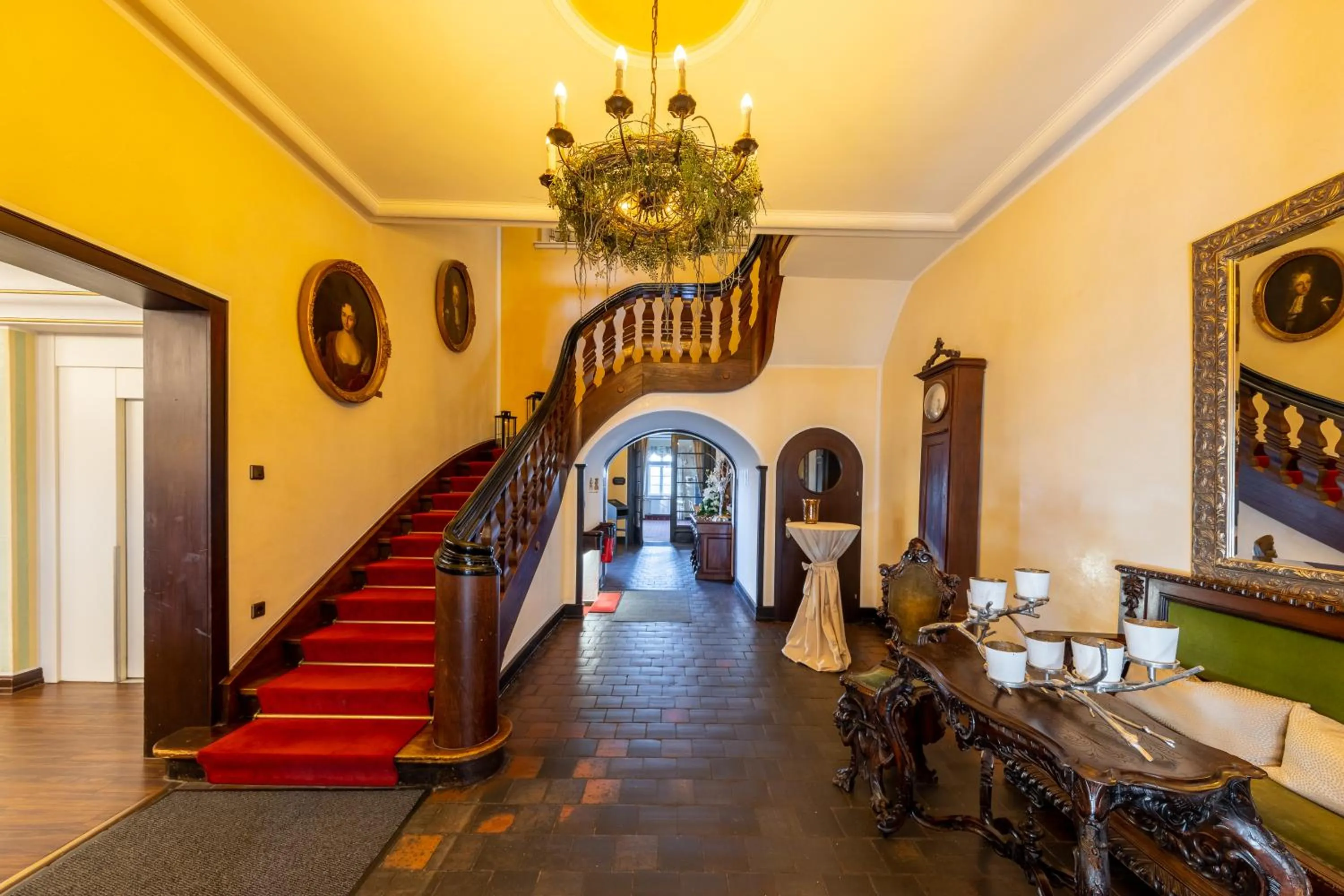 Lobby or reception in Jagdschloss Hotel Niederwald