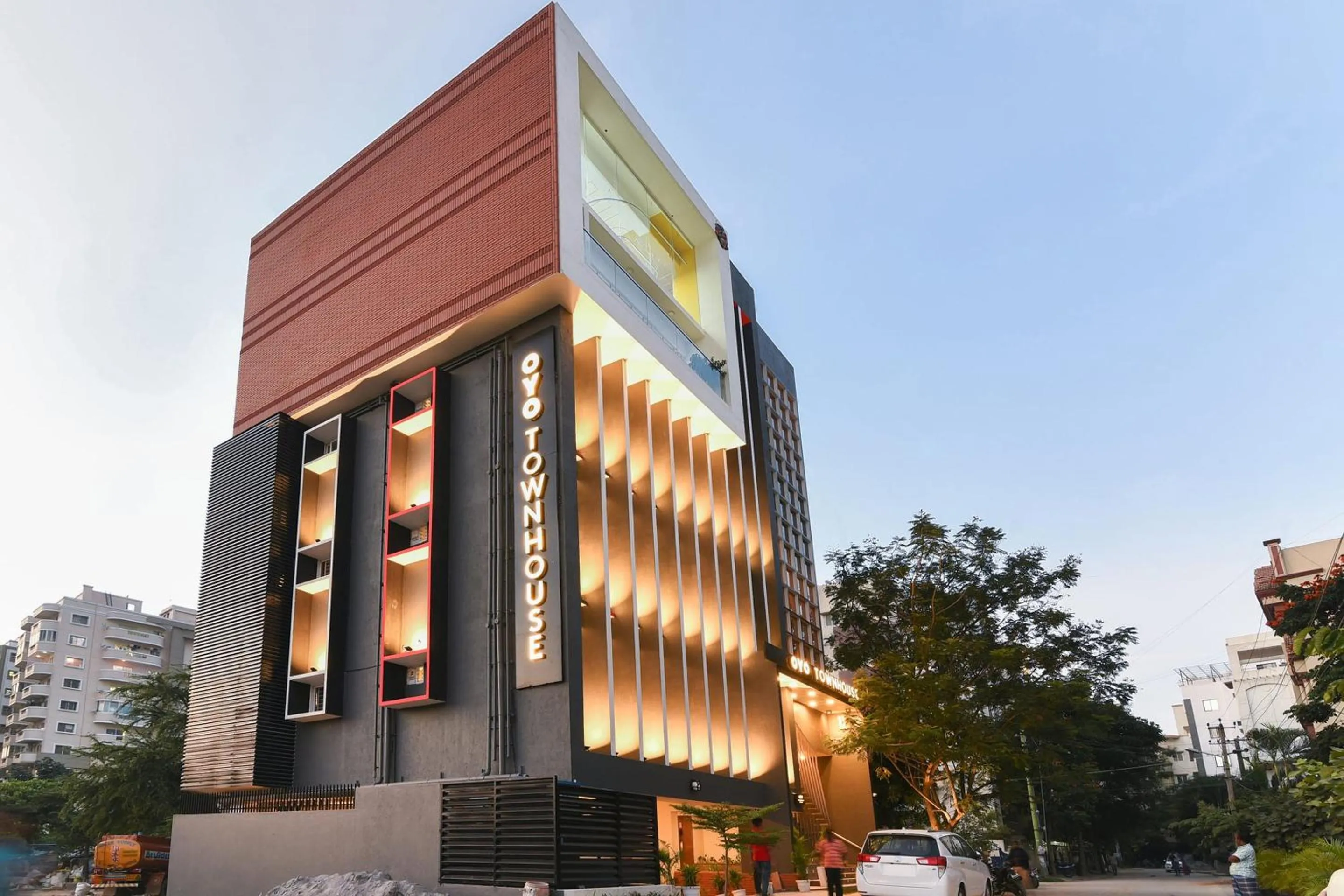 Facade/entrance in Super Townhouse Spruce Hotels Bellandur