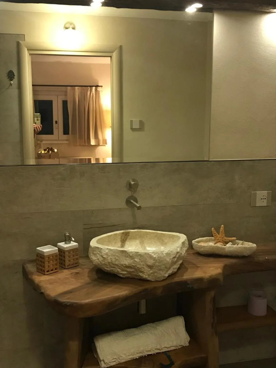 Bathroom in LE LANTERNE